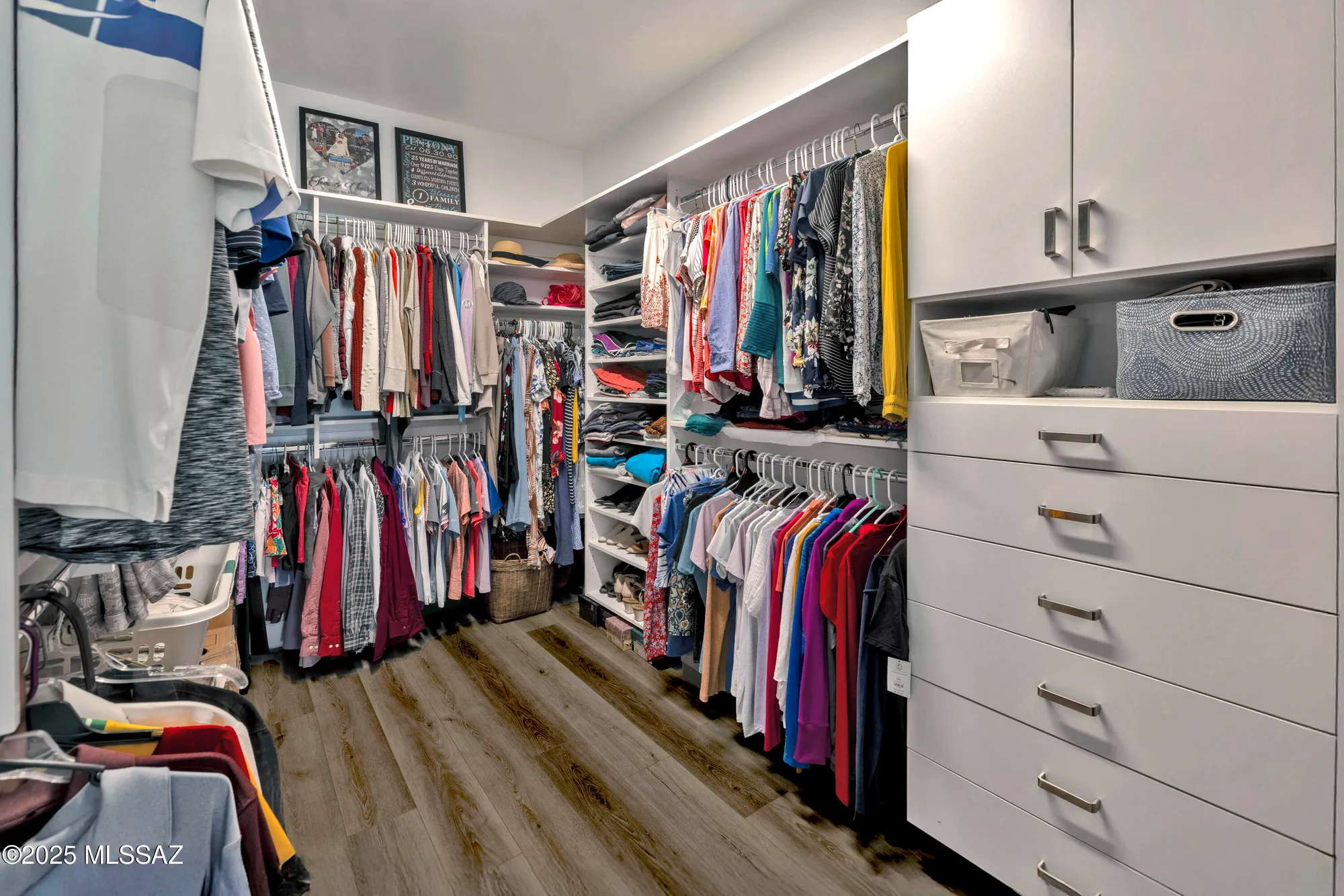 Property Slideshow image 21 of 44 | 30655 s sand hurst ln, Oracle, AZ, 85623