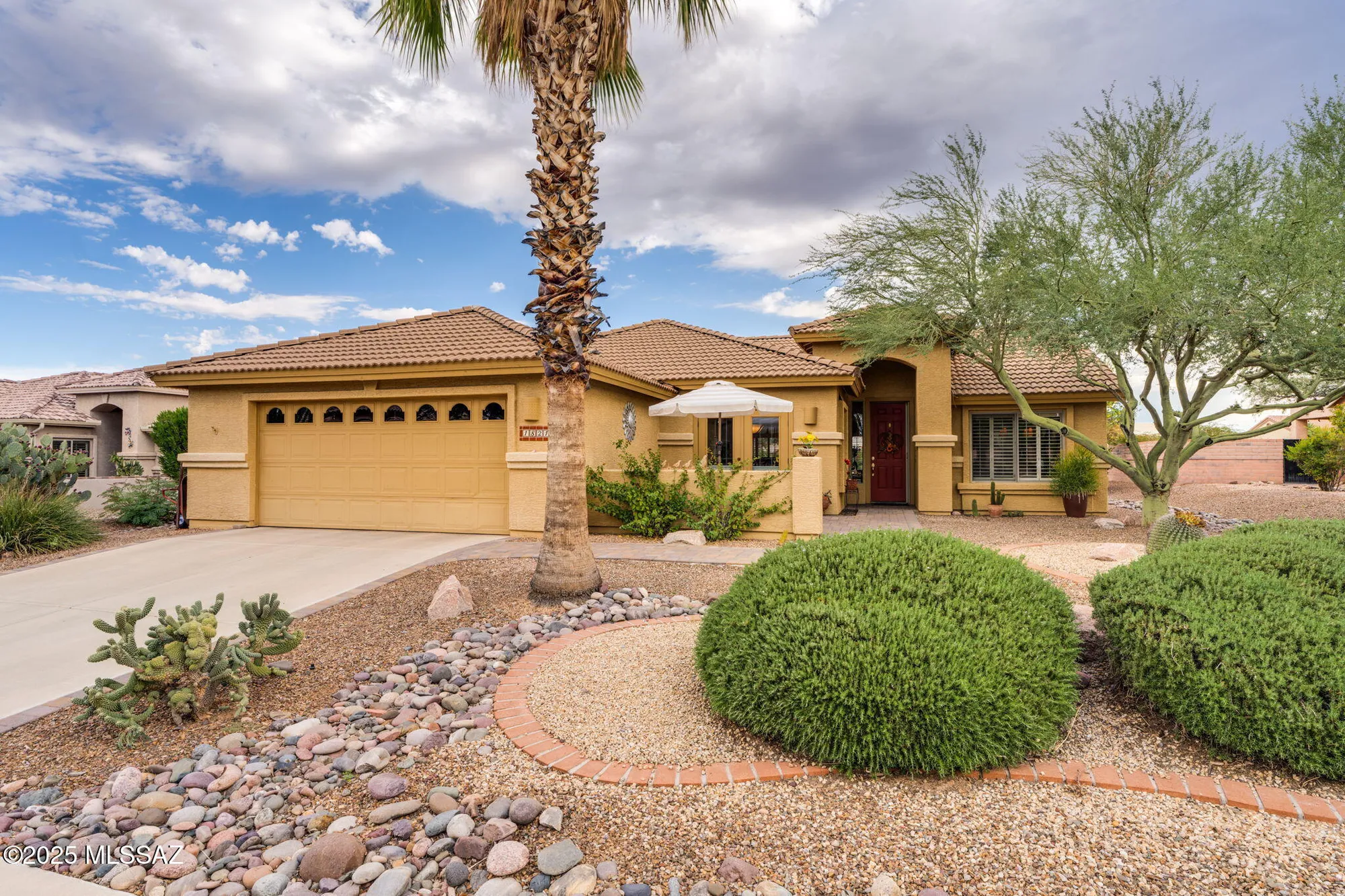 Property Slideshow image 1 of 50 | 1821 e redstart rd, Green Valley, AZ, 85614