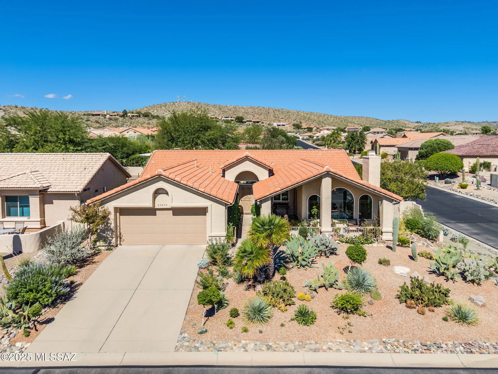 Property Slideshow image 3 of 44 | 65870 e mesa ridge ct, Saddlebrooke, AZ, 85739