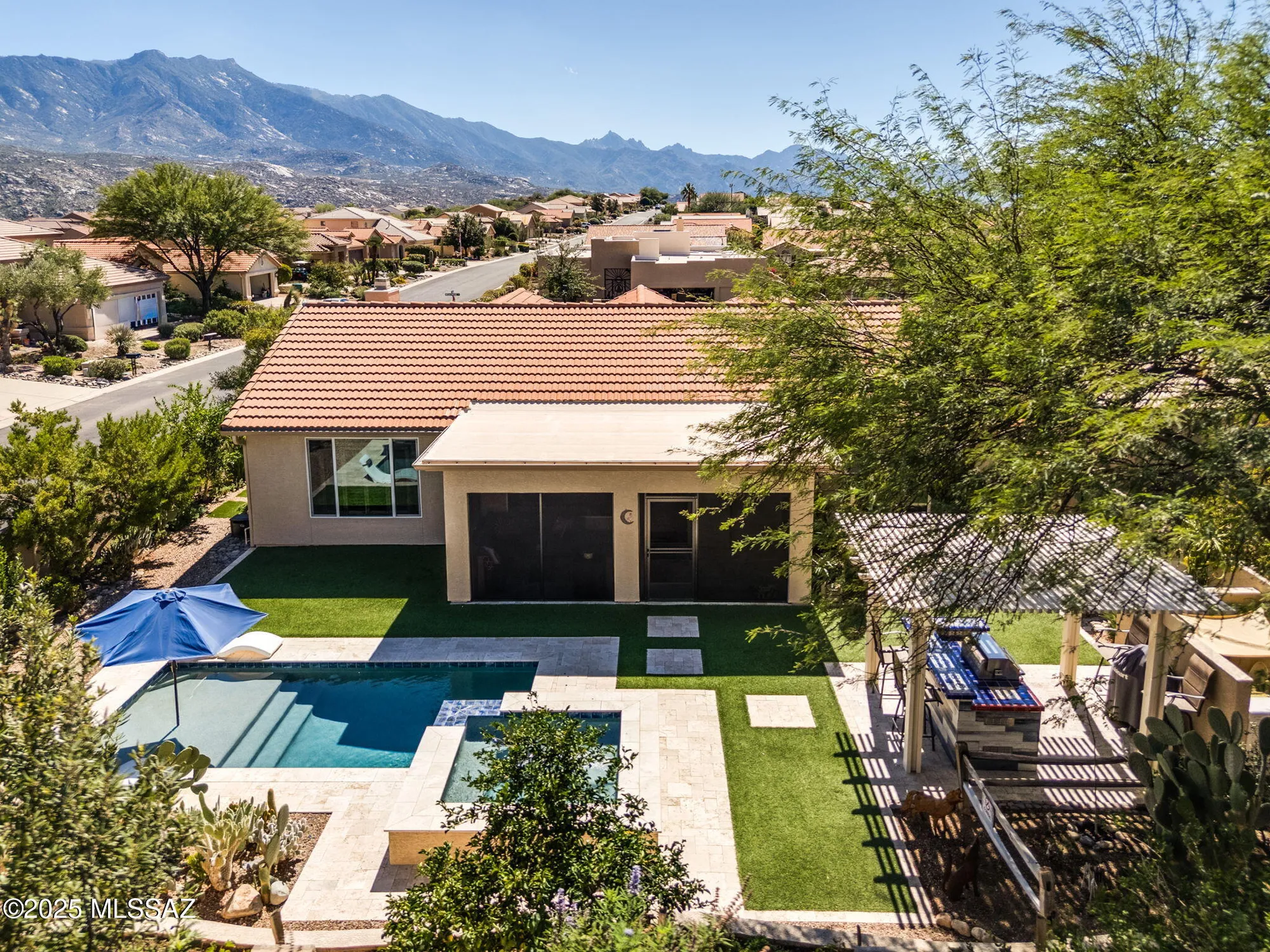 Property Slideshow image 2 of 44 | 65870 e mesa ridge ct, Saddlebrooke, AZ, 85739