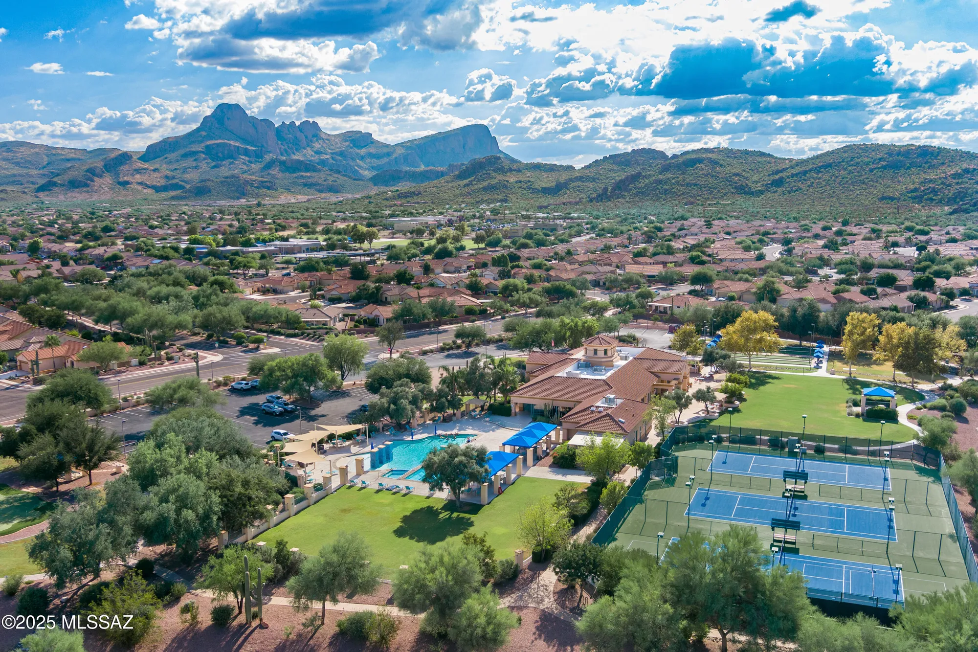Property Slideshow image 30 of 38 | 8116 w blowing tumbleweed pl, Tucson, AZ, 85743