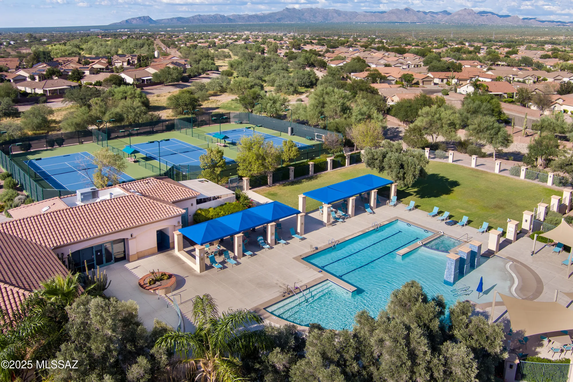 Property Slideshow image 31 of 38 | 8116 w blowing tumbleweed pl, Tucson, AZ, 85743