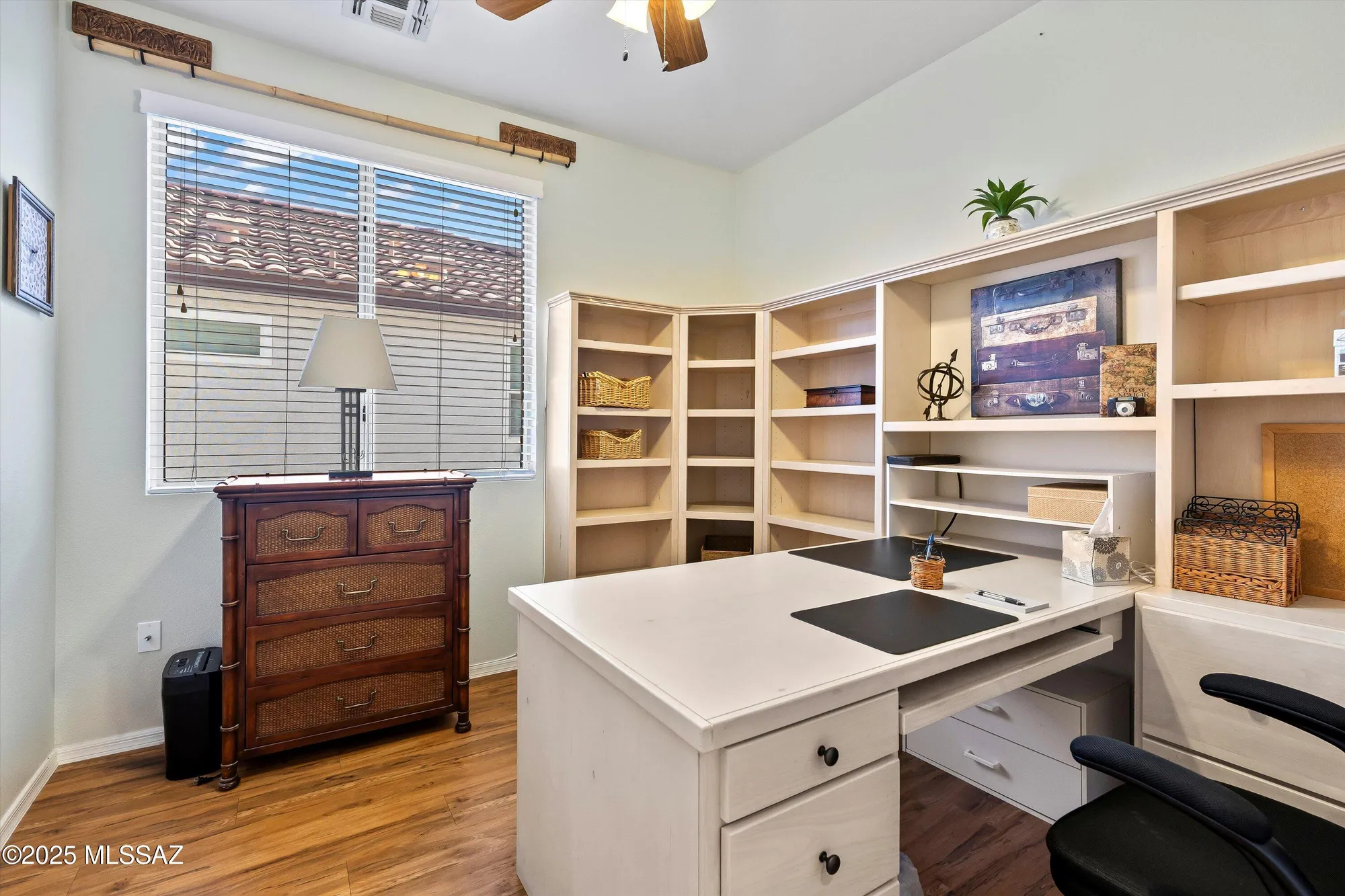 Property Slideshow image 7 of 38 | 8116 w blowing tumbleweed pl, Tucson, AZ, 85743