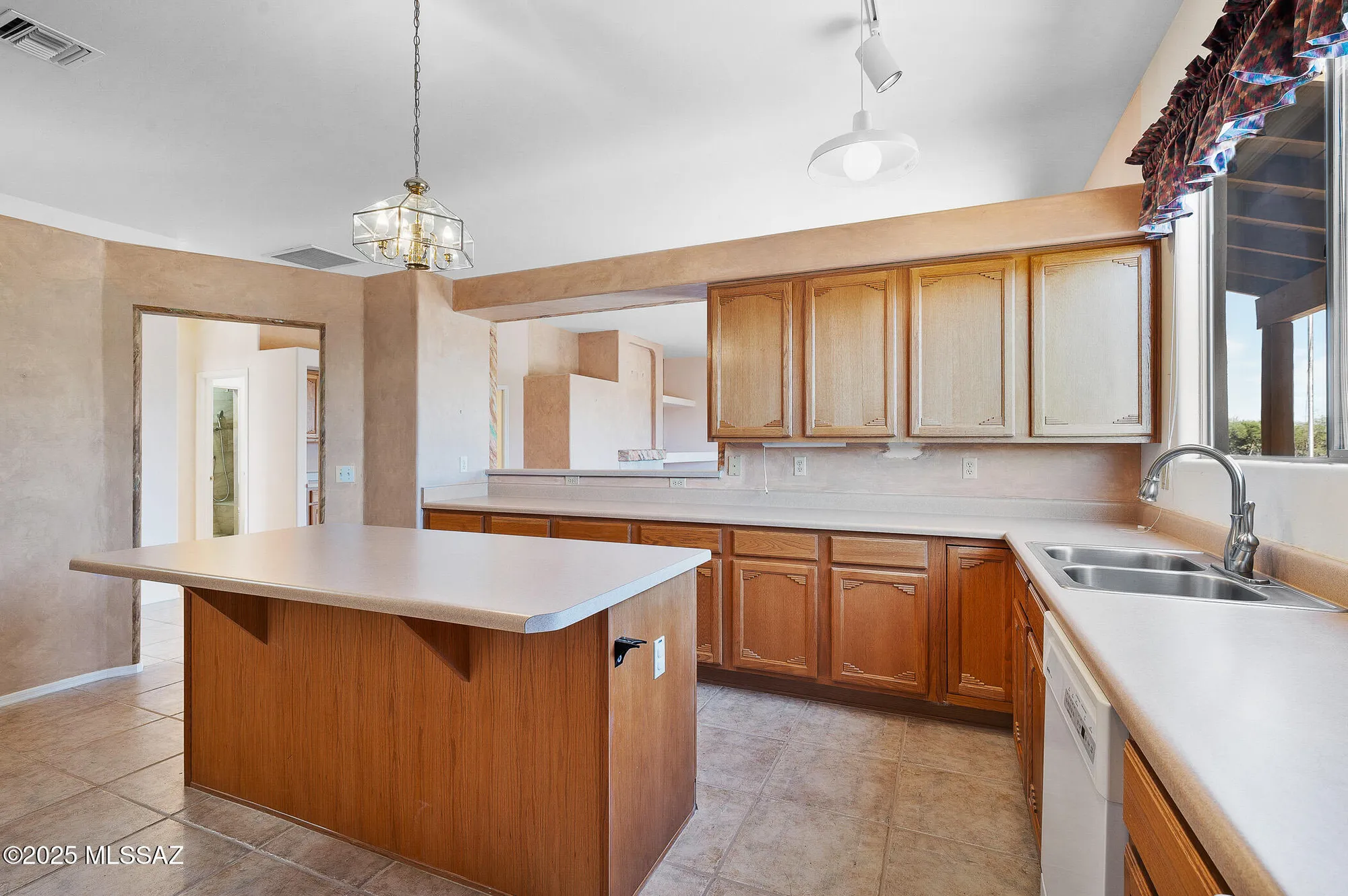 Property Slideshow image 15 of 32 | 764 w puma peak rd, Green Valley, AZ, 85614