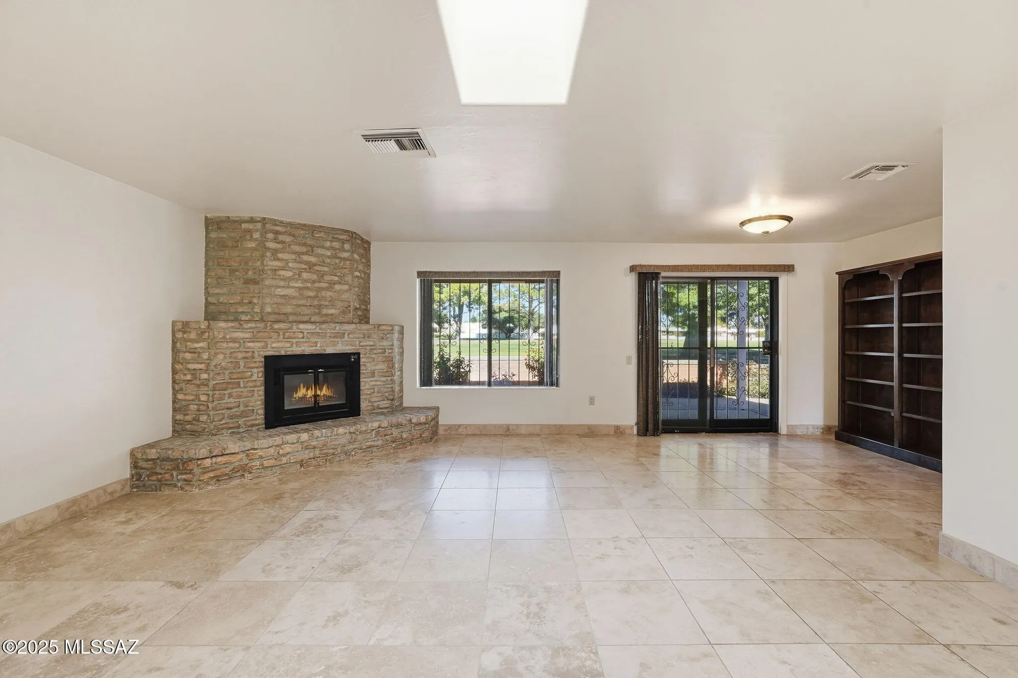 Property Slideshow image 9 of 51 | 1225 n abrego dr, Green Valley, AZ, 85614