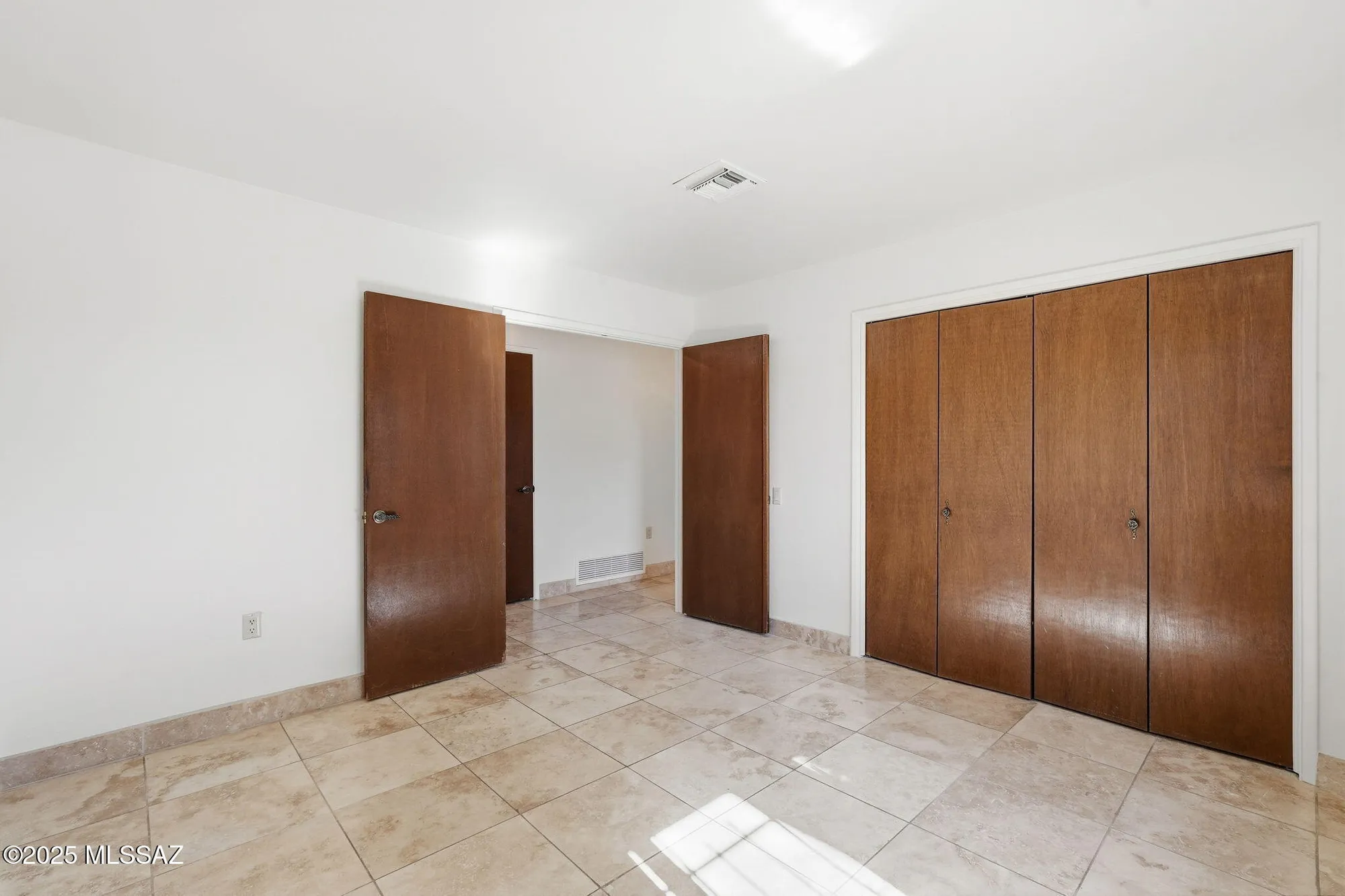 Property Slideshow image 35 of 51 | 1225 n abrego dr, Green Valley, AZ, 85614