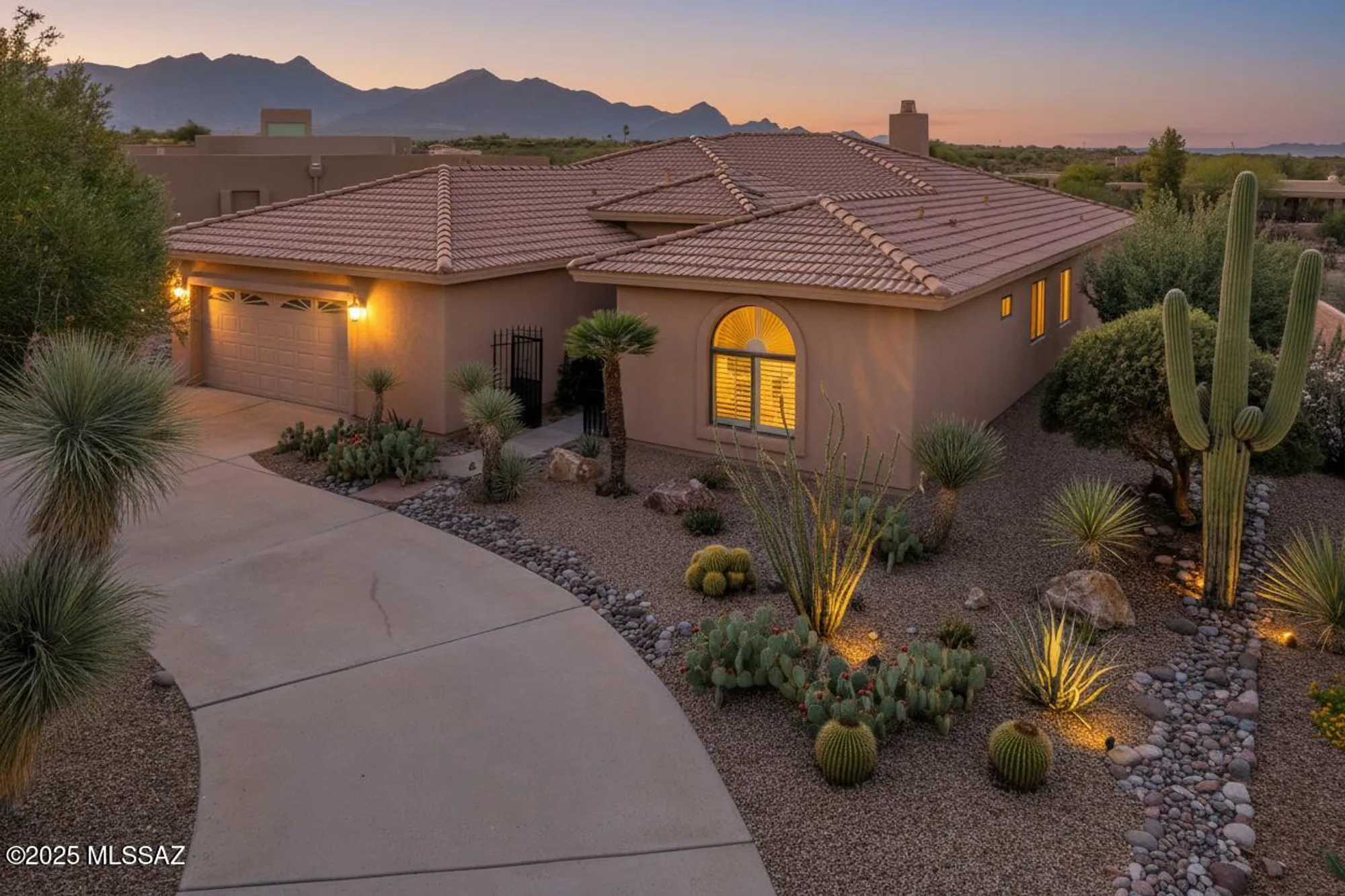 Property Slideshow image 1 of 30 | 810 e josephine canyon dr, Green Valley, AZ, 85614