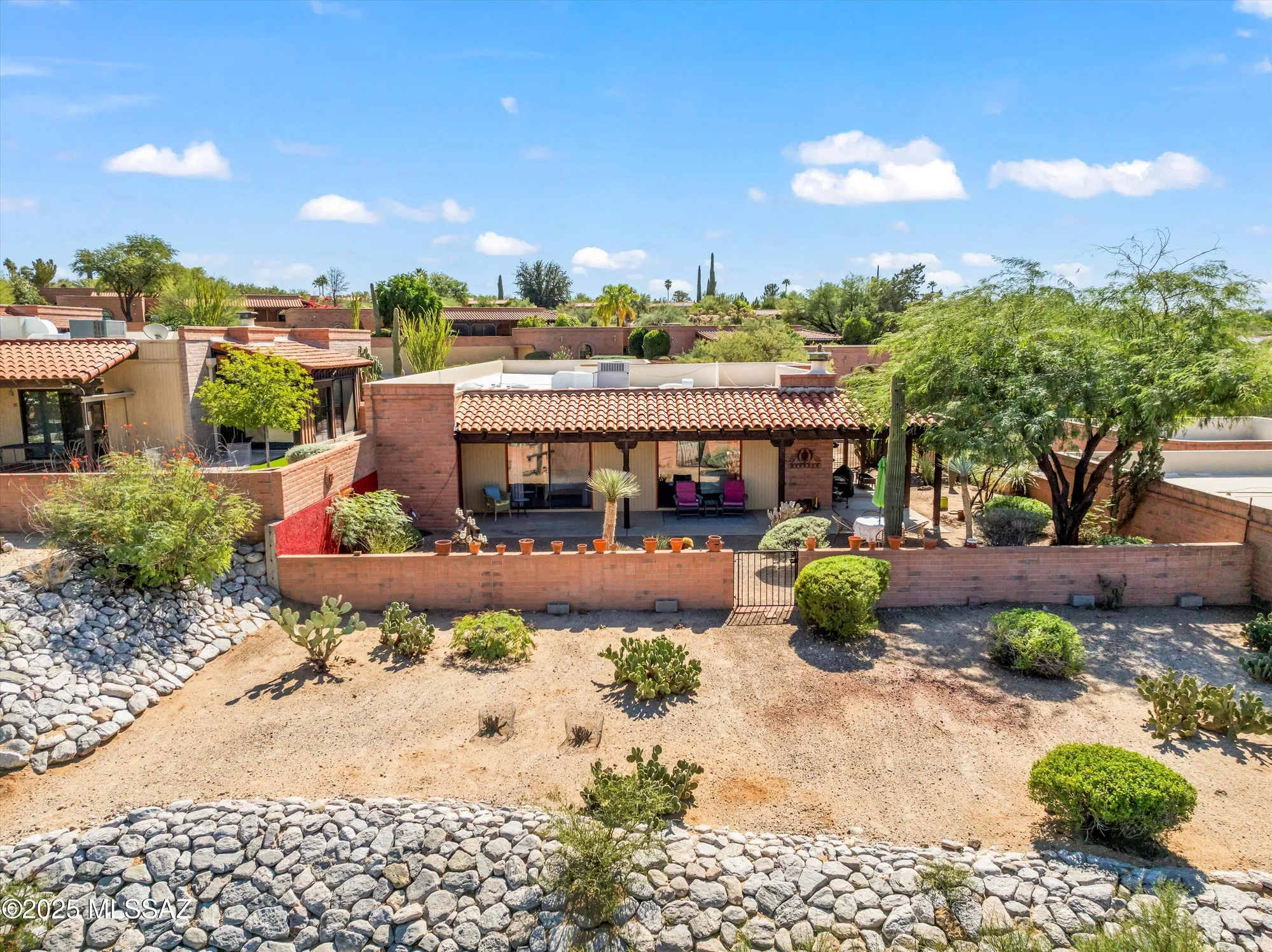 Property Slideshow image 27 of 36 | 1995 w ashbrook dr, Tucson, AZ, 85704