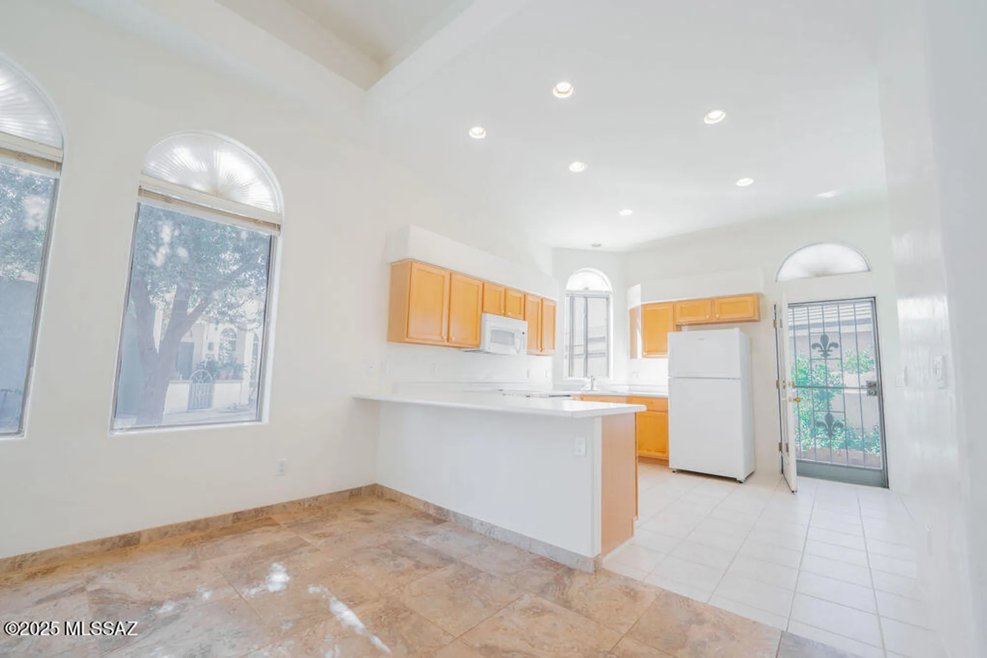 Property Slideshow image 5 of 20 | 2423 w via di silvio, Tucson, AZ, 85741