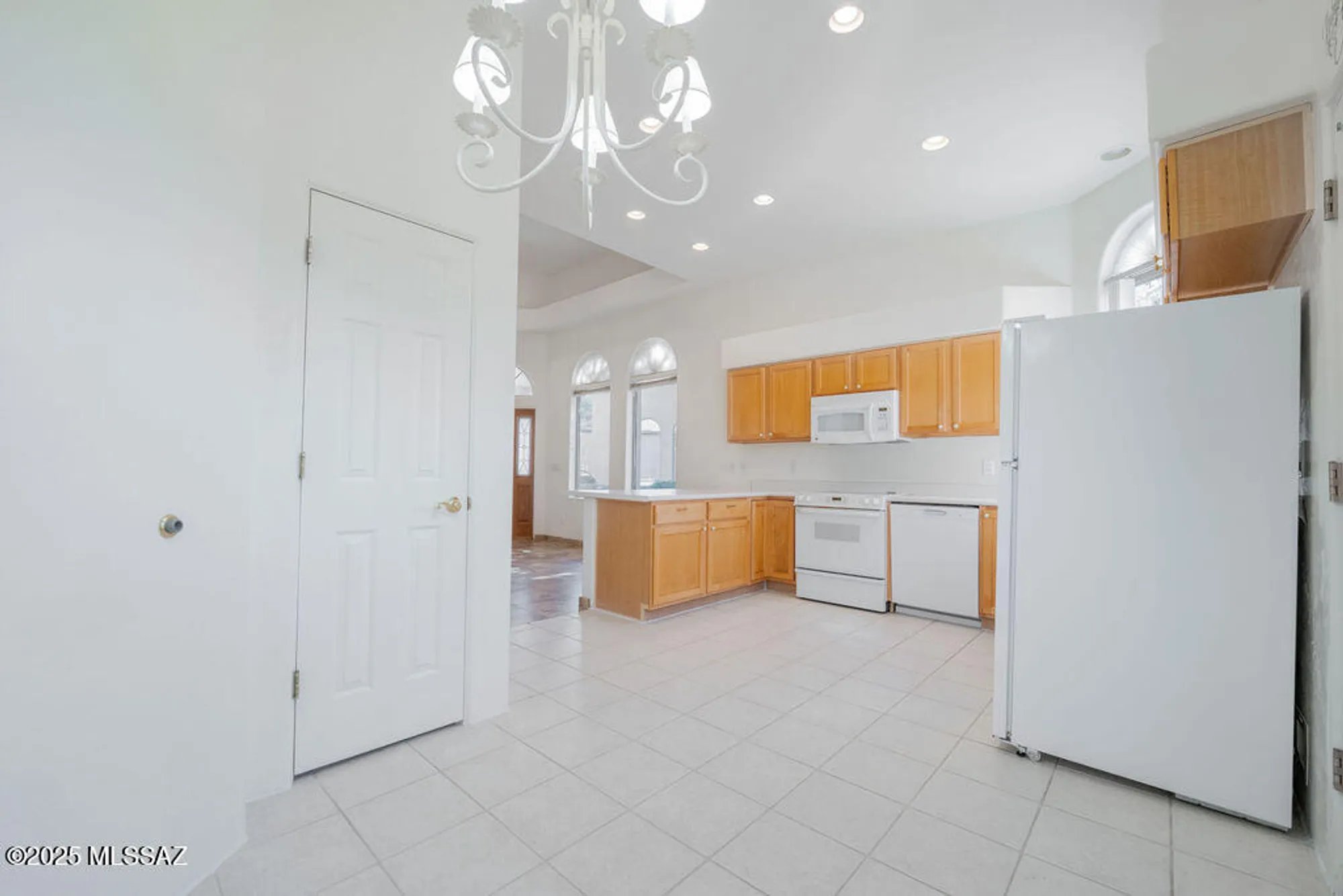 Property Slideshow image 6 of 20 | 2423 w via di silvio, Tucson, AZ, 85741