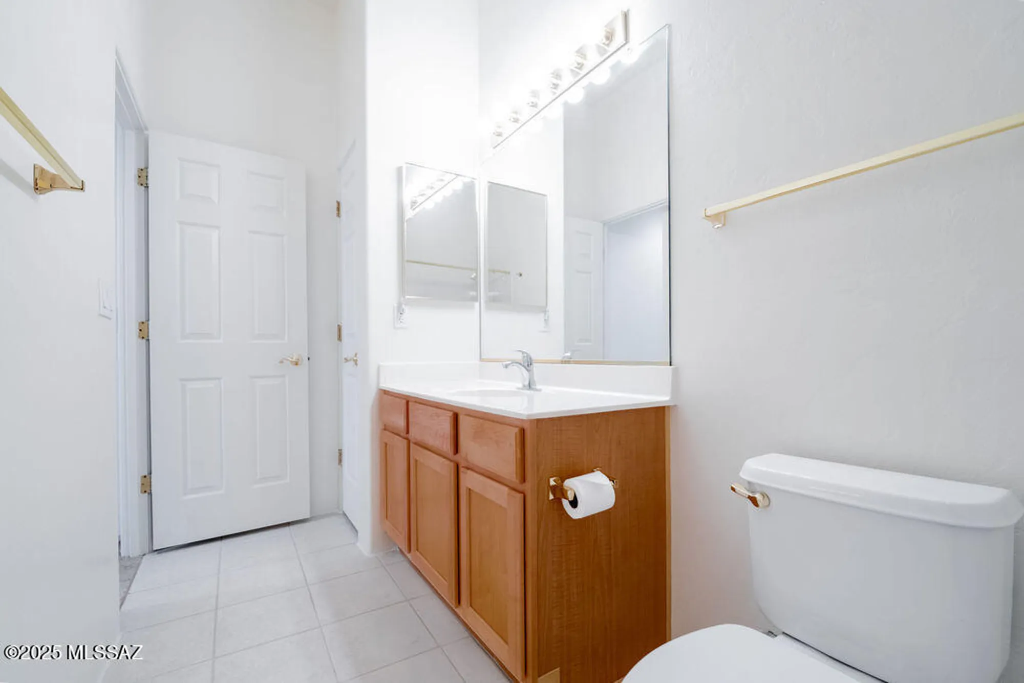 Property Slideshow image 13 of 20 | 2423 w via di silvio, Tucson, AZ, 85741