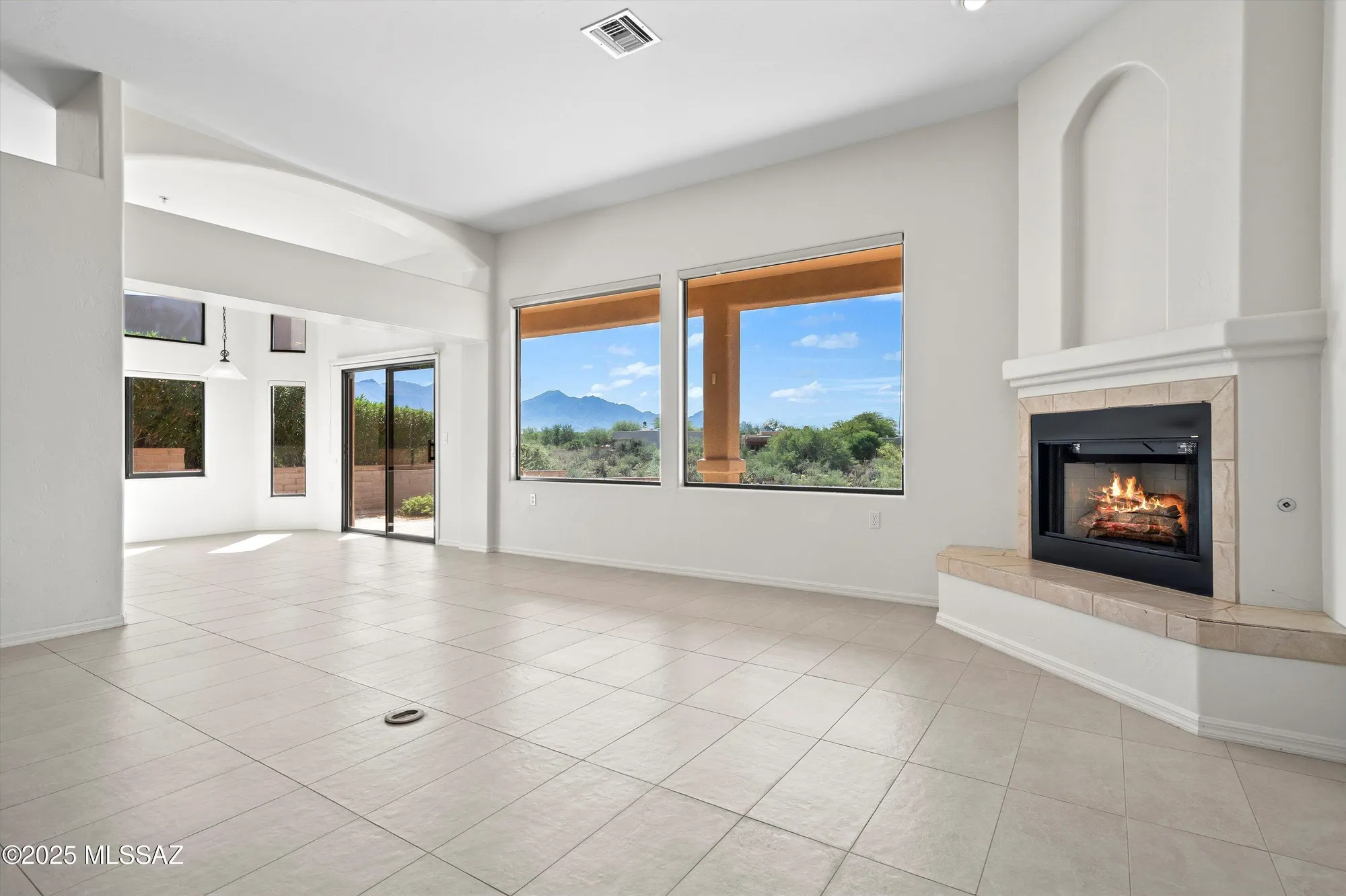 Property Slideshow image 5 of 30 | 810 e josephine canyon dr, Green Valley, AZ, 85614