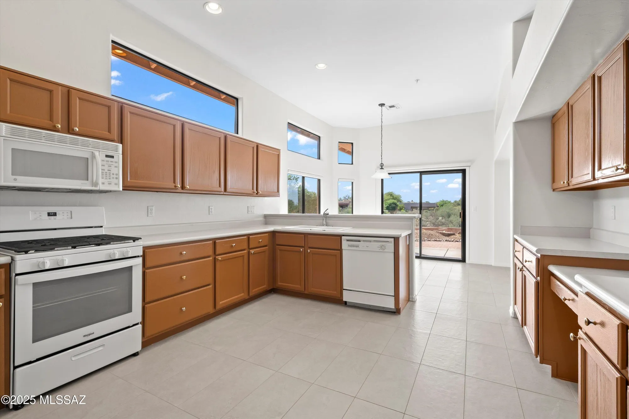 Property Slideshow image 14 of 30 | 810 e josephine canyon dr, Green Valley, AZ, 85614