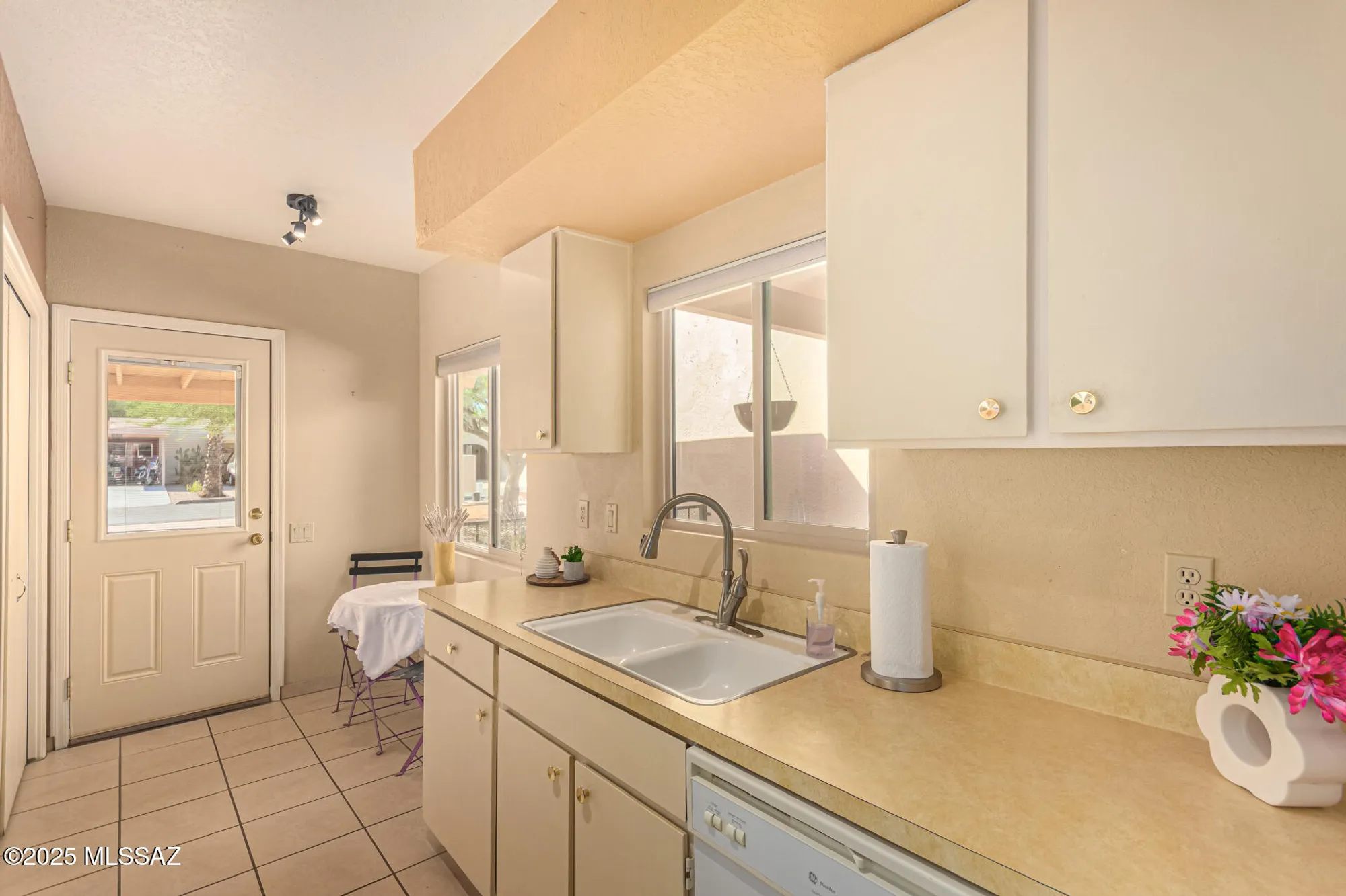 Property Slideshow image 12 of 29 | 206 n calle acuarela, Green Valley, AZ, 85614