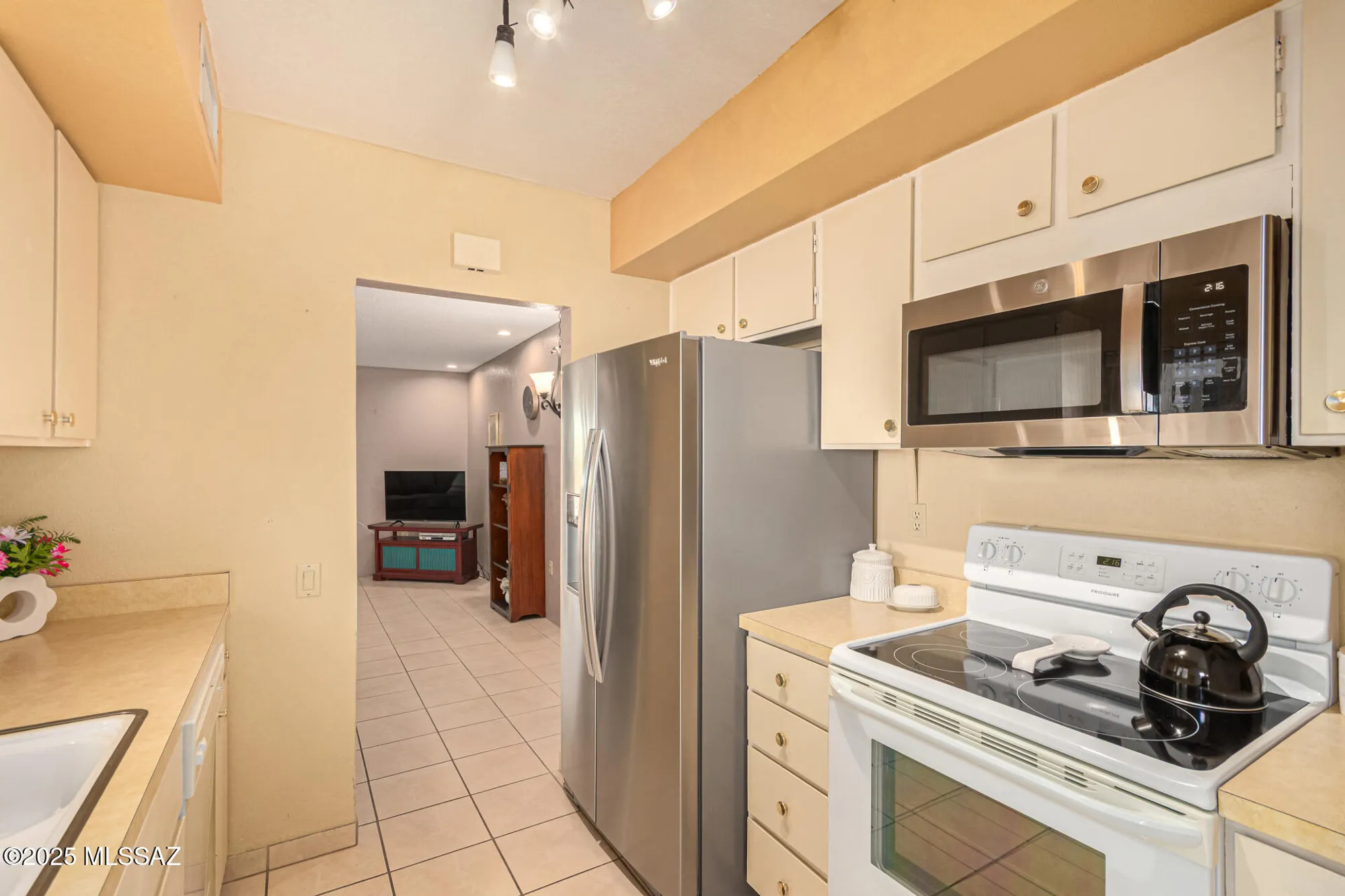 Property Slideshow image 13 of 29 | 206 n calle acuarela, Green Valley, AZ, 85614