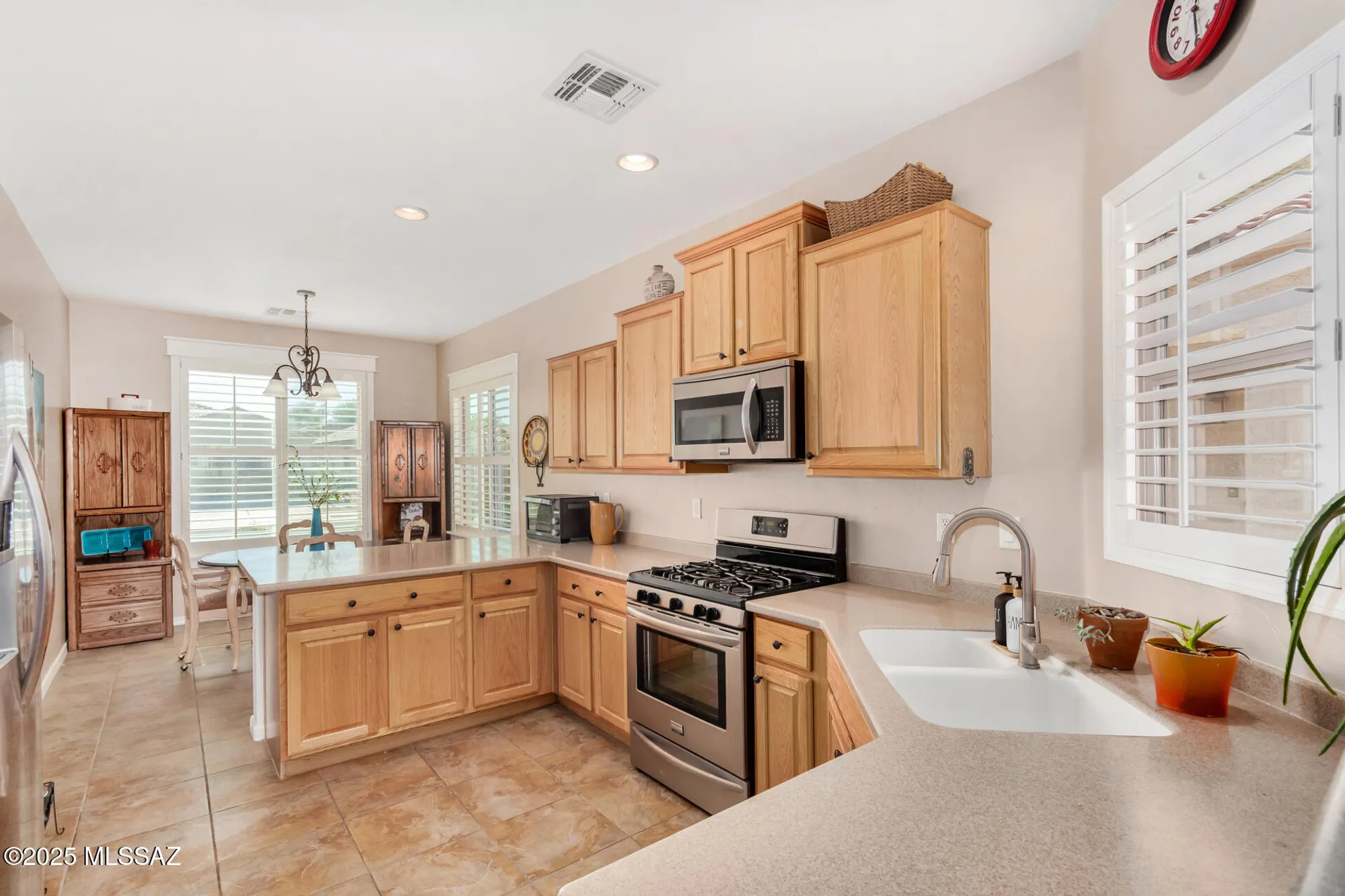 Property Slideshow image 12 of 45 | 222 w calle del estribo, Sahuarita, AZ, 85629