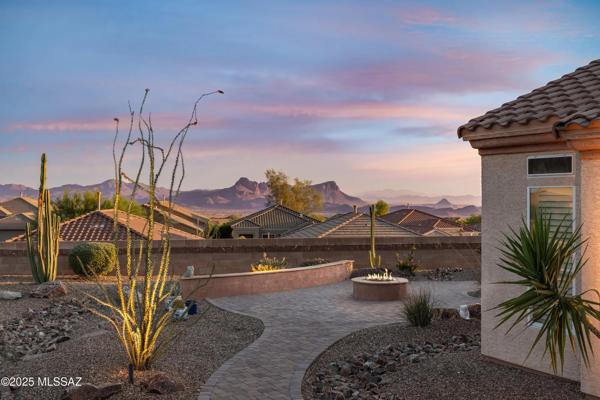 Property Slideshow image 3 of 40 | 13529 n buckhorn cholla dr, Marana, AZ, 85658
