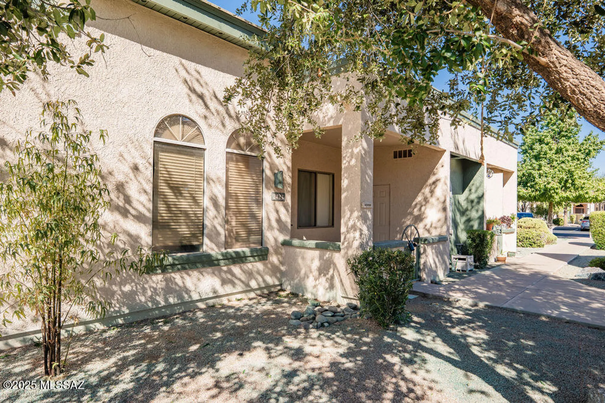 Property Slideshow image 2 of 20 | 2423 w via di silvio, Tucson, AZ, 85741