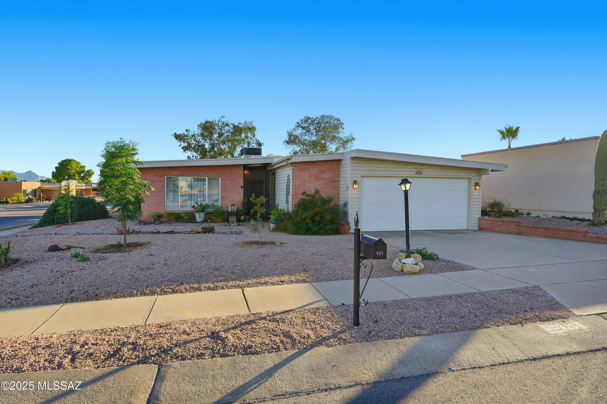 Property Slideshow image 2 of 49 | 425 w san ignacio, Green Valley, AZ, 85614