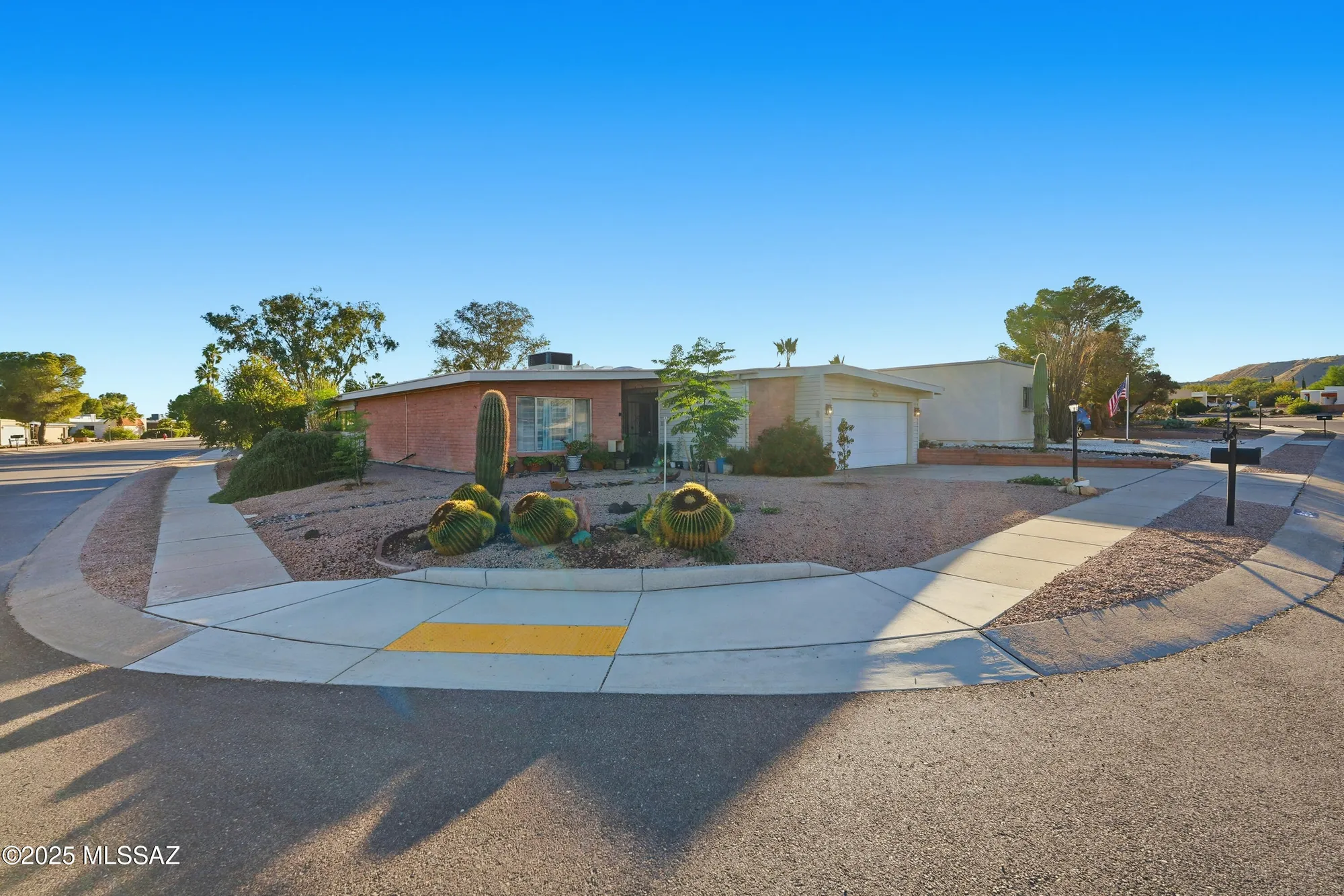 Property Slideshow image 1 of 49 | 425 w san ignacio, Green Valley, AZ, 85614