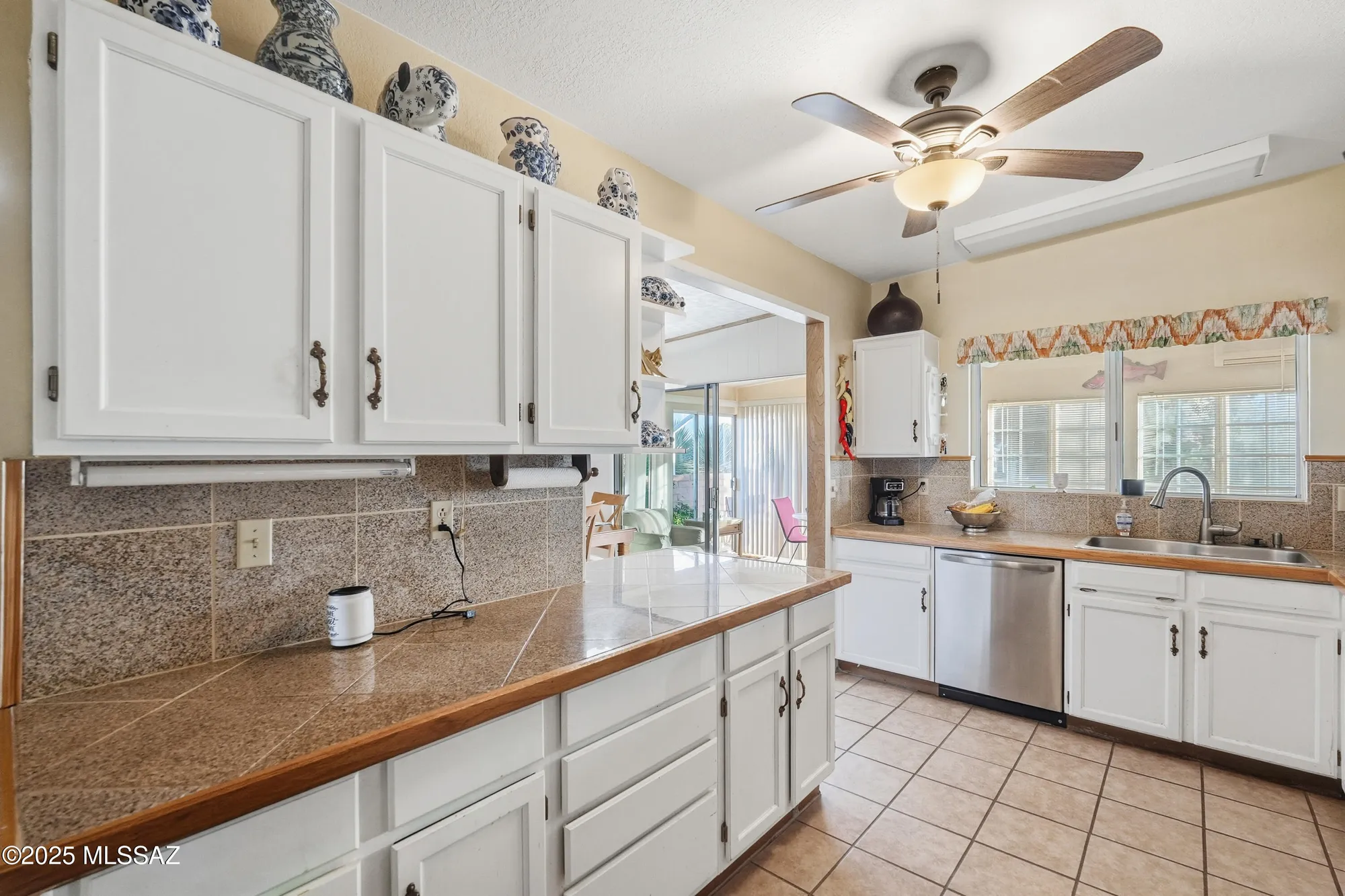 Property Slideshow image 22 of 49 | 425 w san ignacio, Green Valley, AZ, 85614