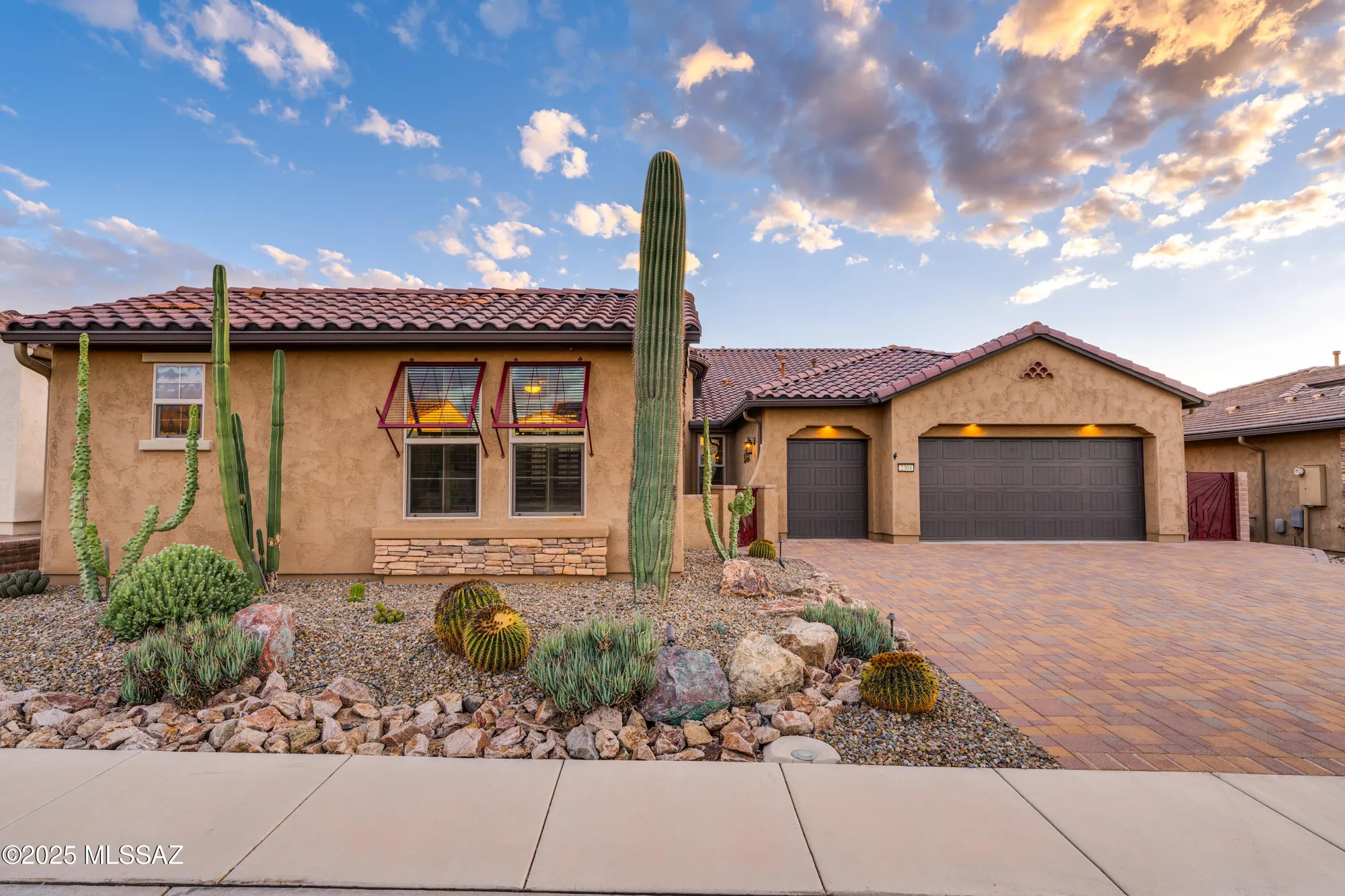 Property Slideshow image 5 of 50 | 2304 e madera plateau dr, Green Valley, AZ, 85614