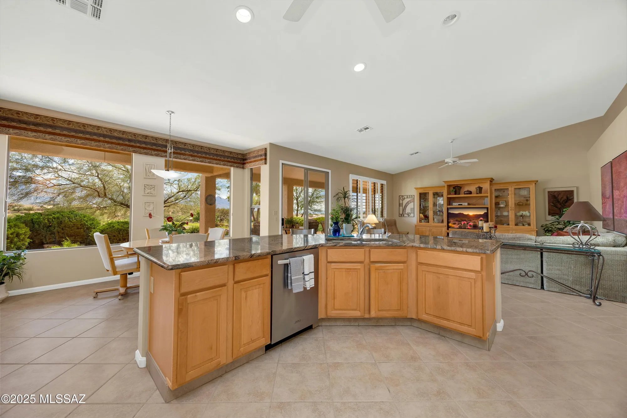 Property Slideshow image 18 of 49 | 62239 e iron crest dr, Saddlebrooke, AZ, 85739