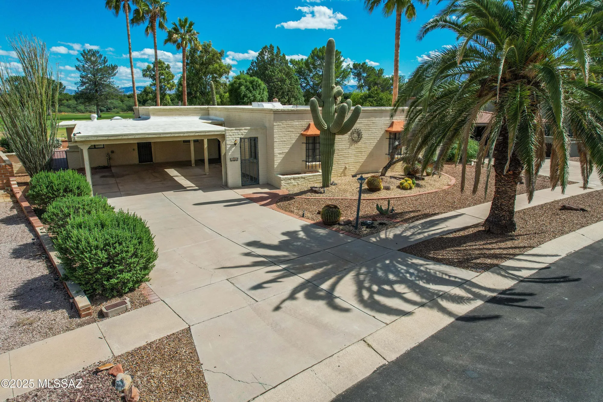 Property Slideshow image 3 of 32 | 432 e los rincones, Green Valley, AZ, 85614