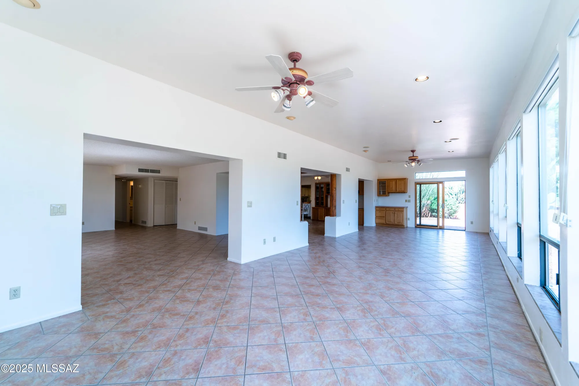 Property Slideshow image 9 of 32 | 432 e los rincones, Green Valley, AZ, 85614