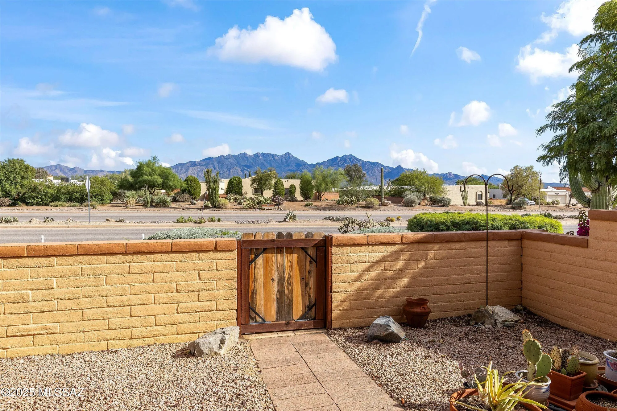 Property Slideshow image 3 of 30 | 3073 s calle pueblo, Green Valley, AZ, 85622