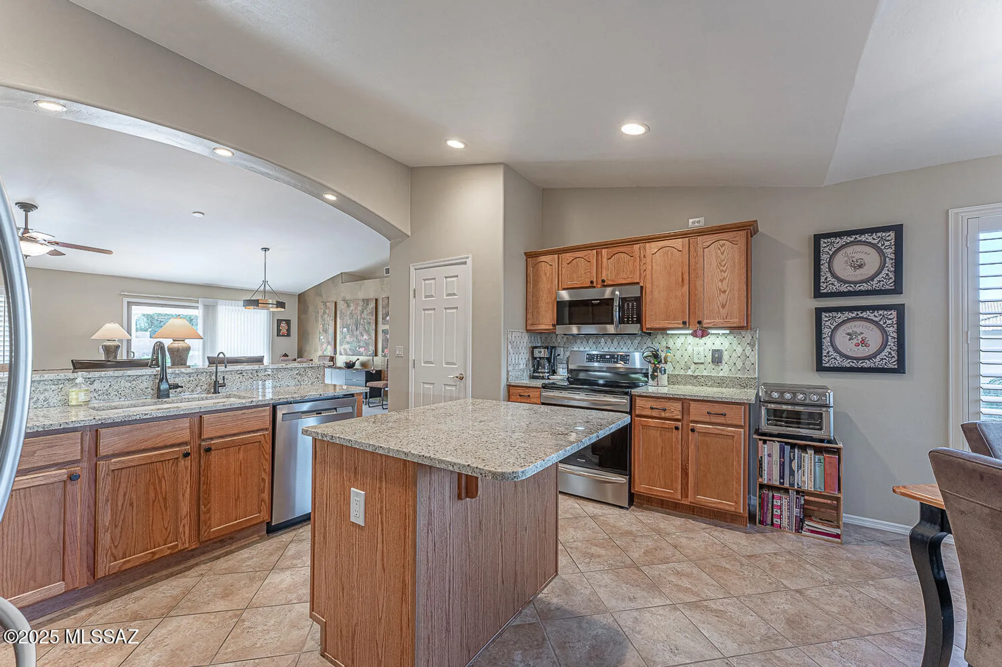 Property Slideshow image 26 of 51 | 976 n night heron dr, Green Valley, AZ, 85614