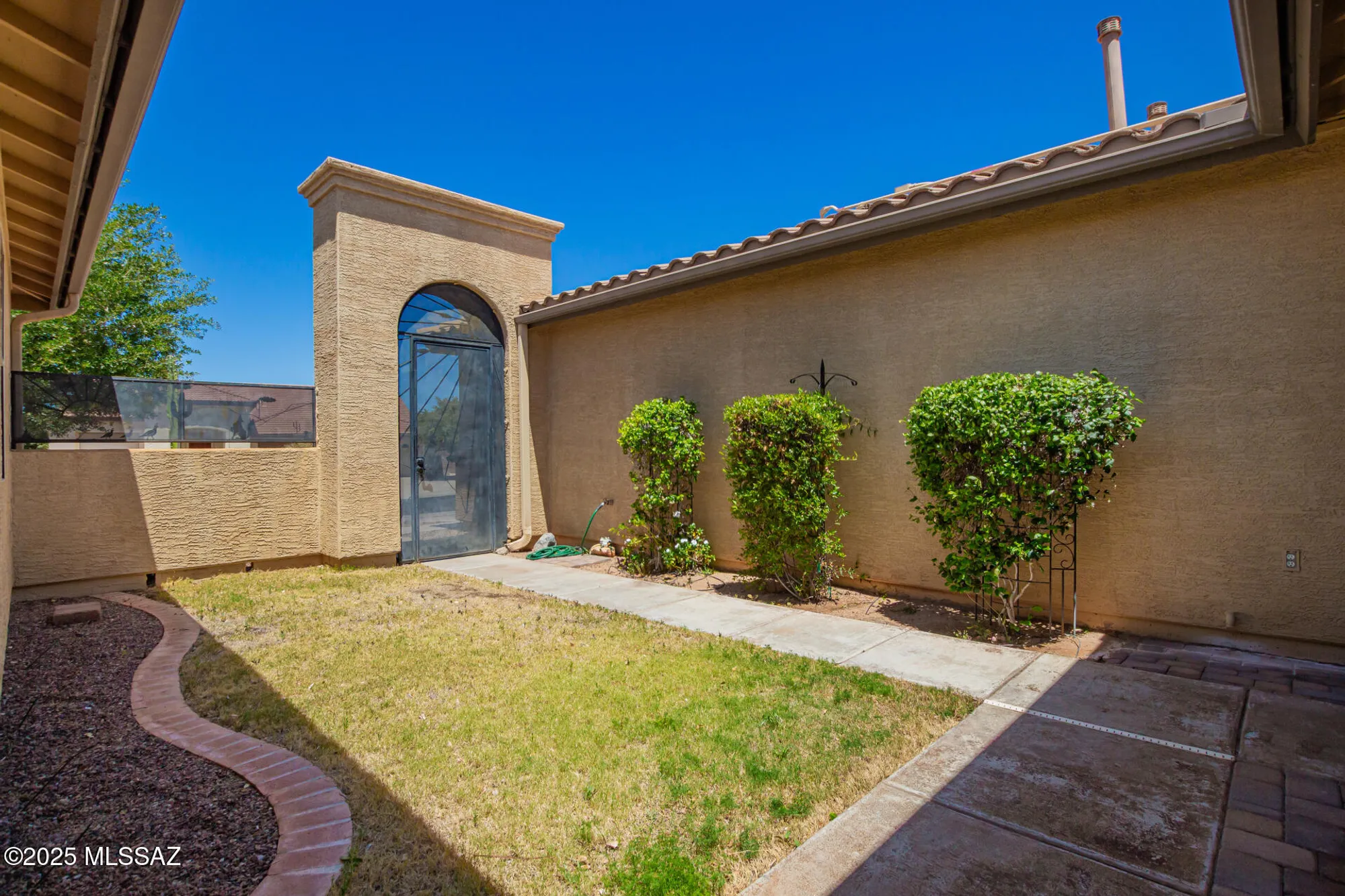 Property Slideshow image 3 of 39 | 2436 e desert pueblo pass, Green Valley, AZ, 85614