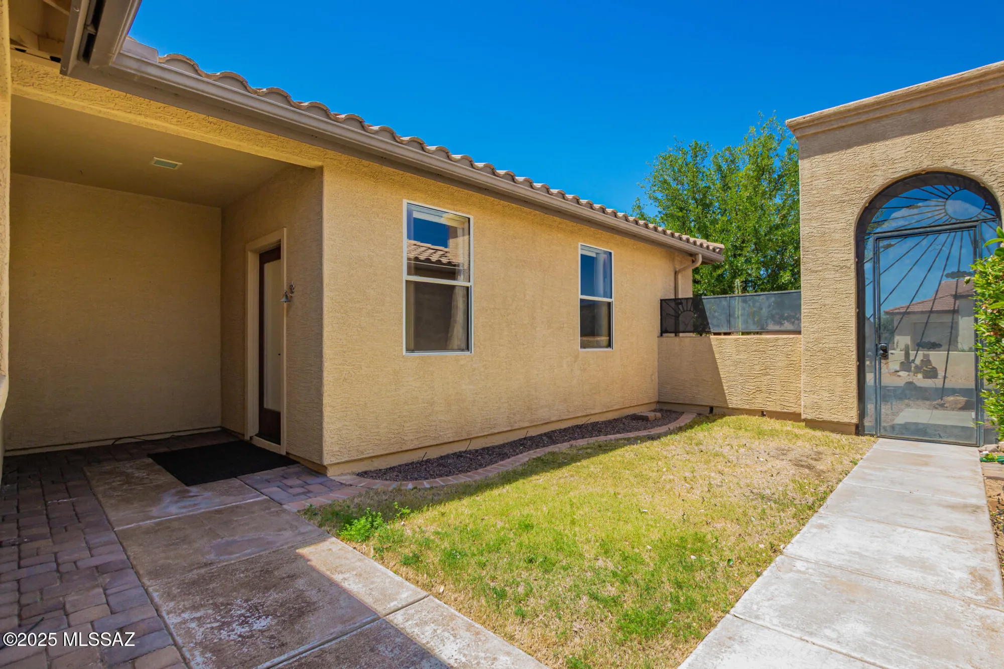 Property Slideshow image 4 of 39 | 2436 e desert pueblo pass, Green Valley, AZ, 85614