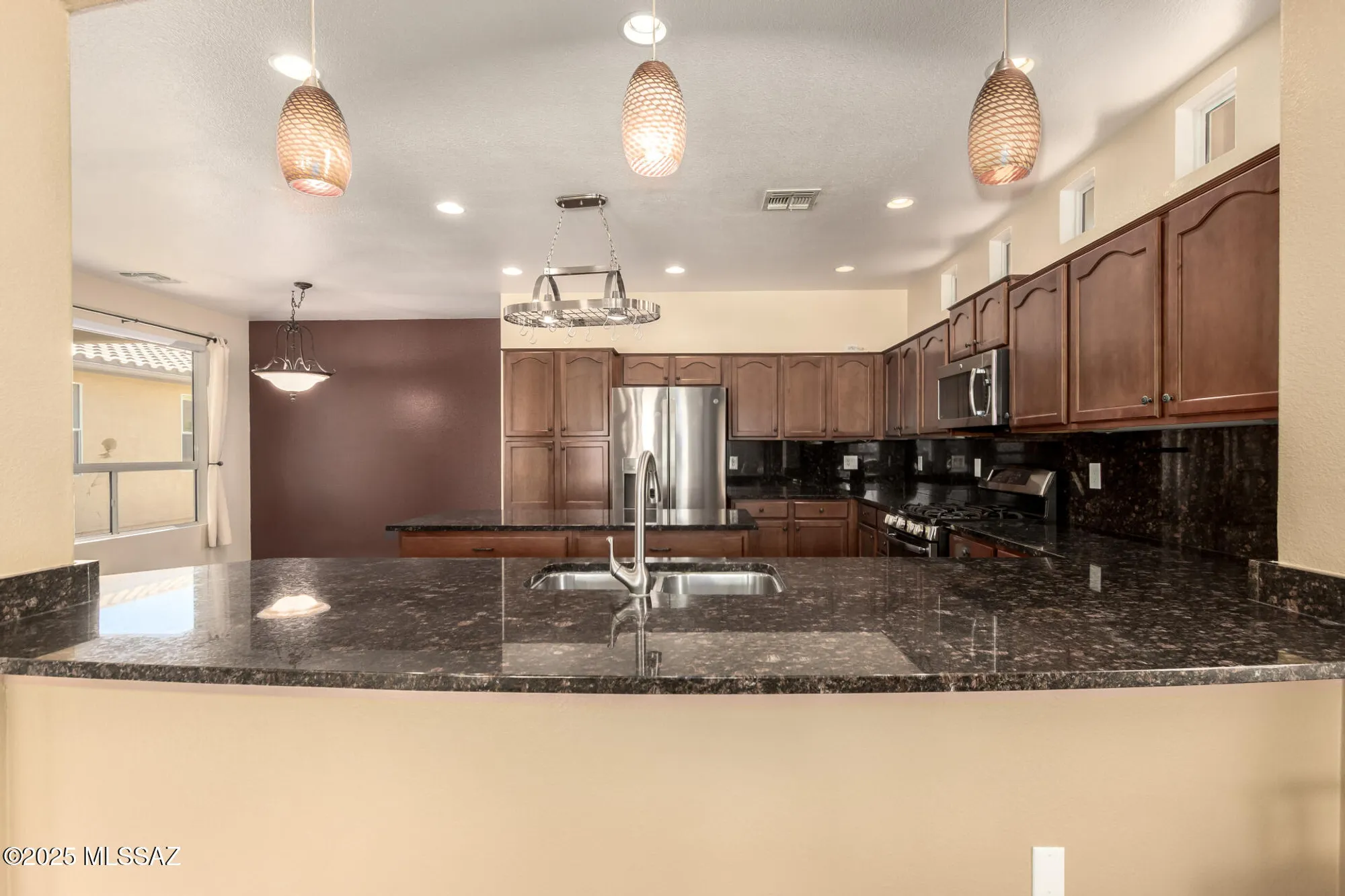 Property Slideshow image 11 of 39 | 2436 e desert pueblo pass, Green Valley, AZ, 85614