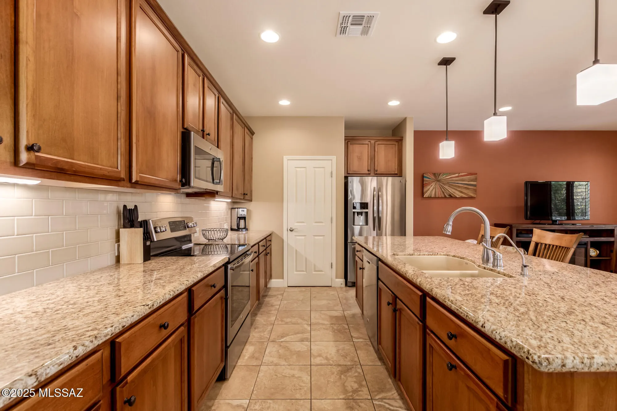 Property Slideshow image 7 of 39 | 838 n broken hills dr, Green Valley, AZ, 85614