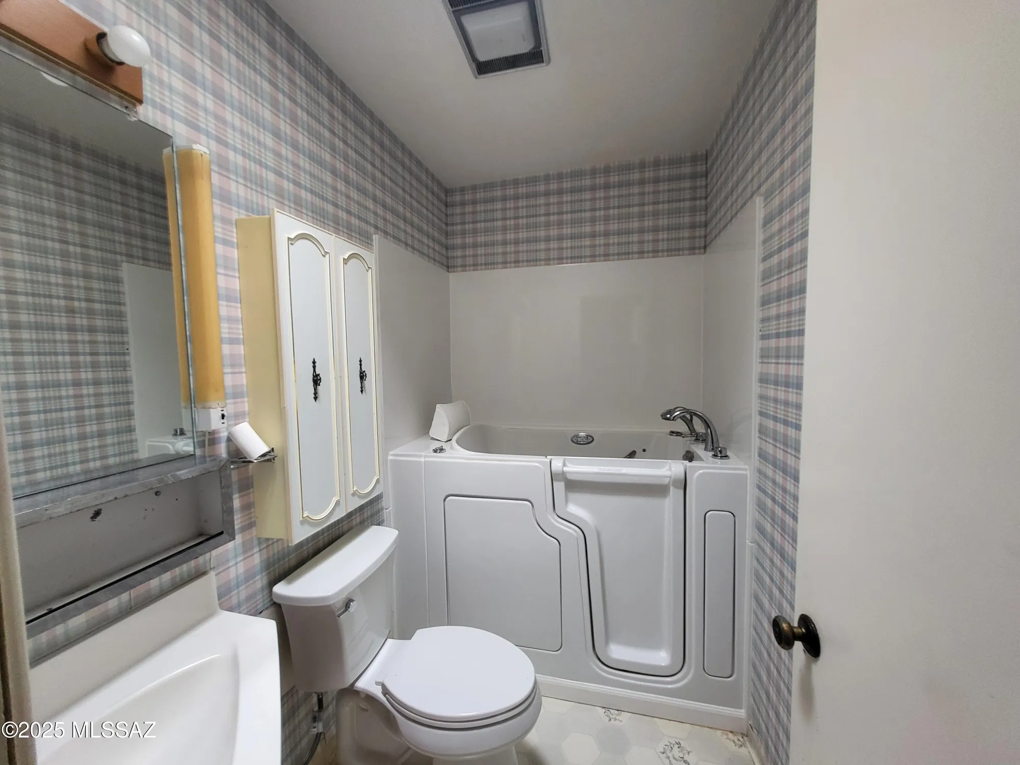 Property Slideshow image 18 of 25 | 237 n calle del diablo, Green Valley, AZ, 85614