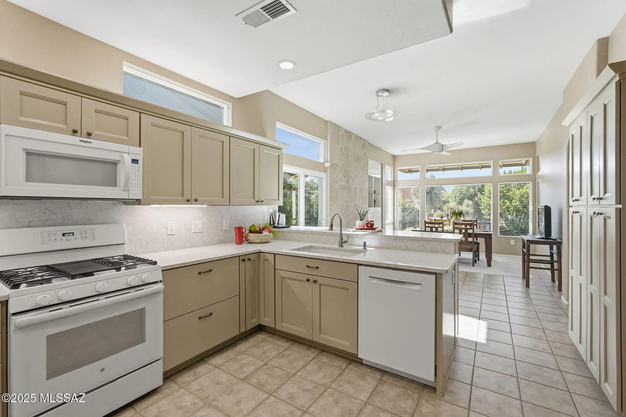 Property Slideshow image 16 of 44 | 2196 e sahuarita wash way, Oro Valley, AZ, 85755