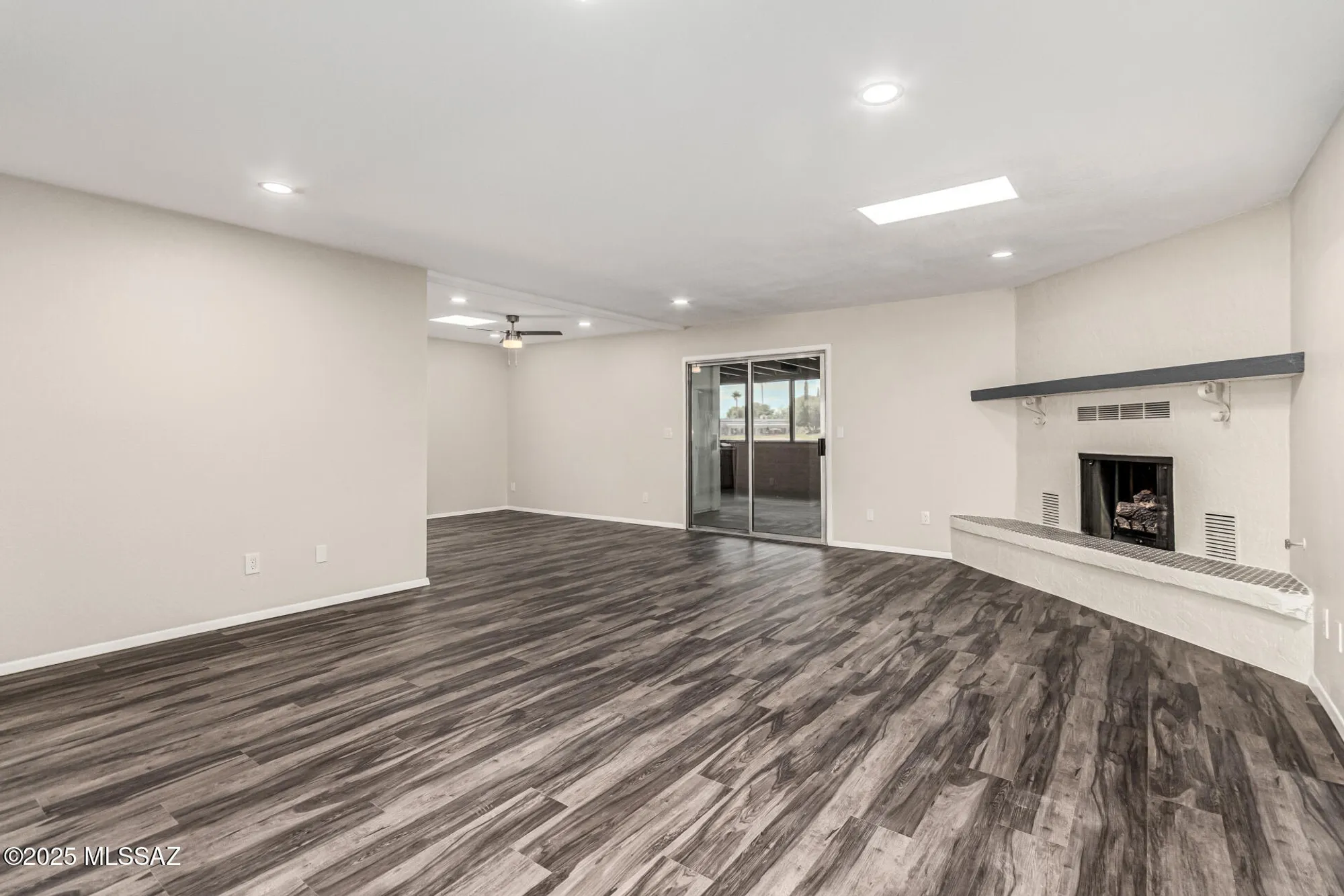 Property Slideshow image 3 of 35 | 230 e paseo de golf, Green Valley, AZ, 85614