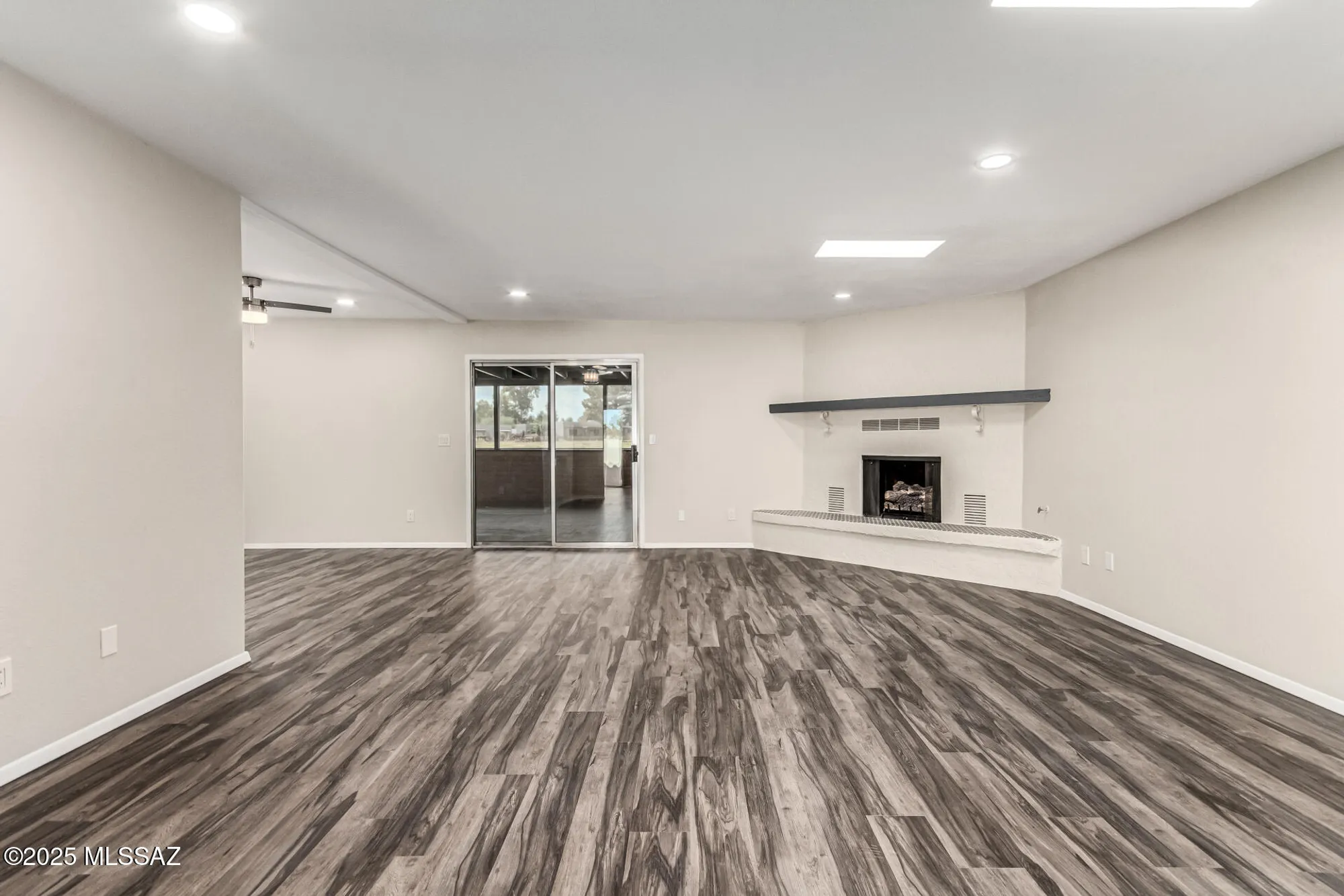 Property Slideshow image 2 of 35 | 230 e paseo de golf, Green Valley, AZ, 85614