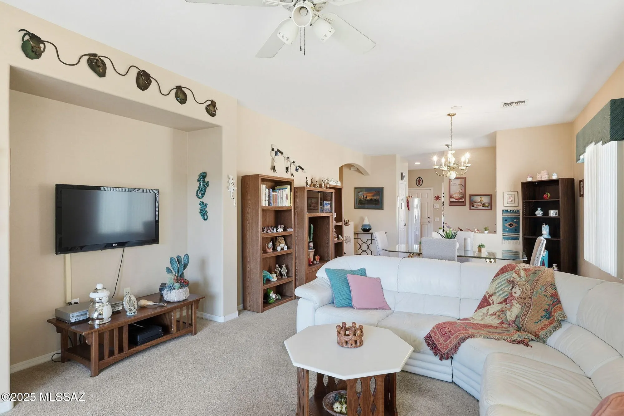Property Slideshow image 8 of 44 | 209 w calle media luz, Sahuarita, AZ, 85629