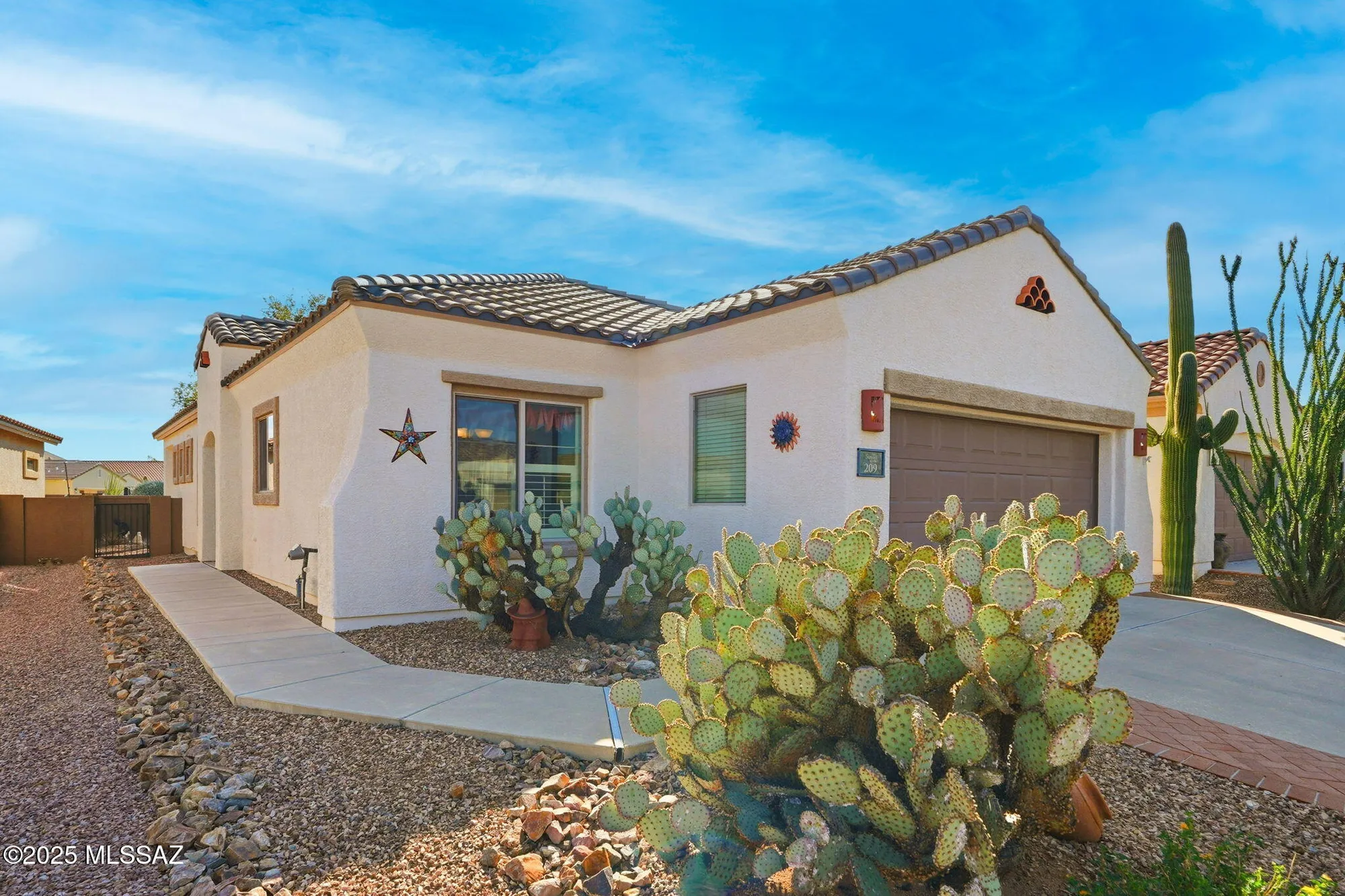 Property Slideshow image 1 of 44 | 209 w calle media luz, Sahuarita, AZ, 85629