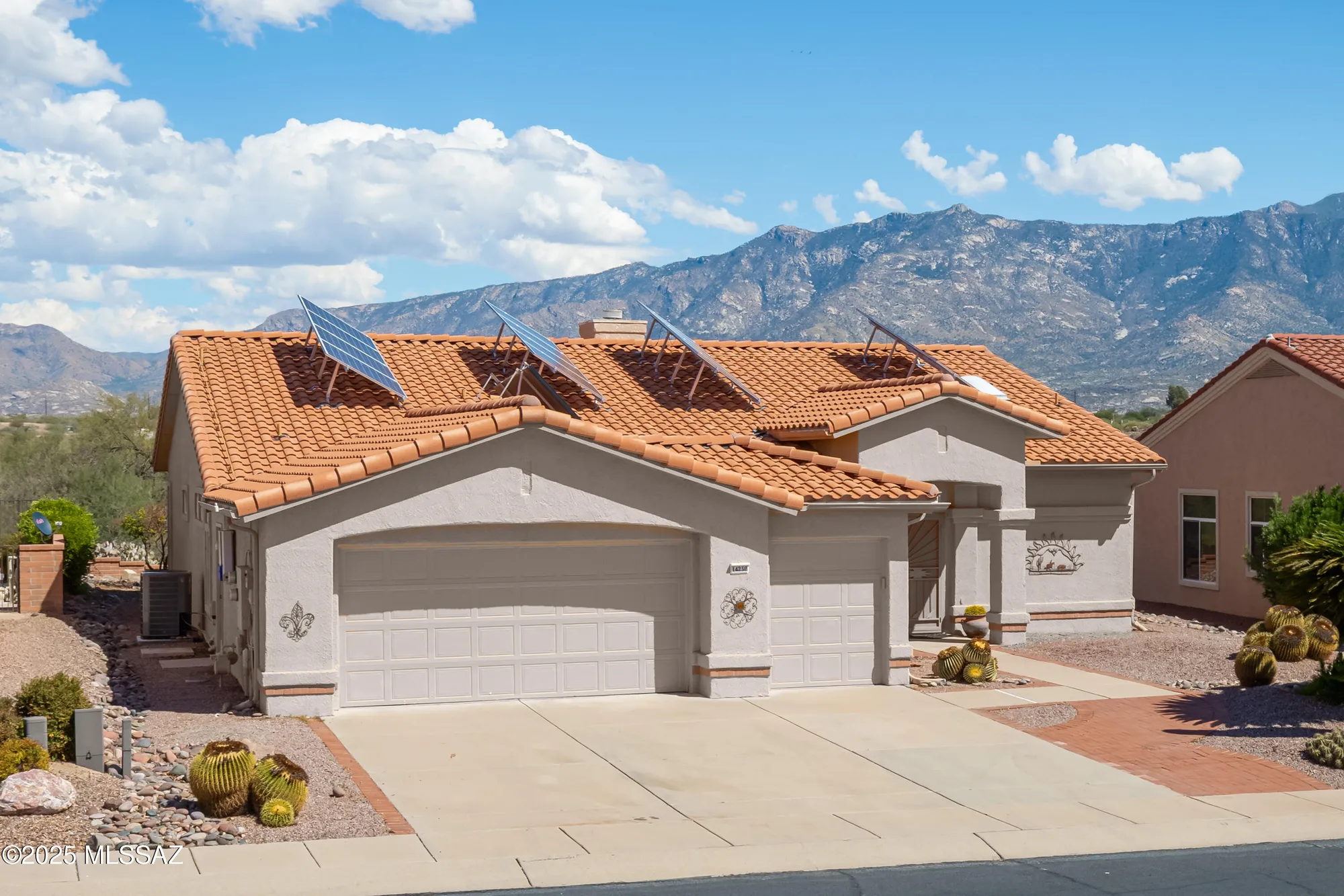 Property Slideshow image 1 of 42 | 14230 n lobelia way, Oro Valley, AZ, 85755