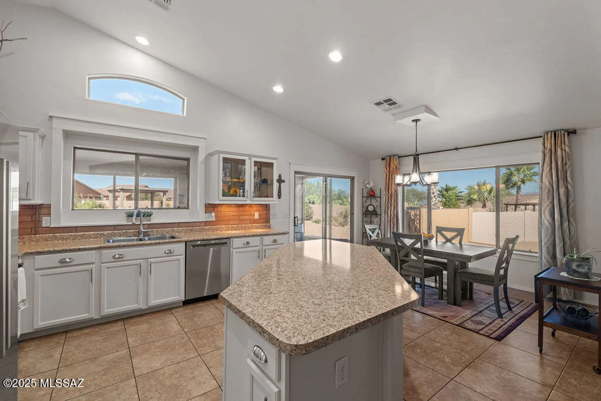 Property Slideshow image 9 of 33 | 1518 n via mazatlan, Green Valley, AZ, 85614