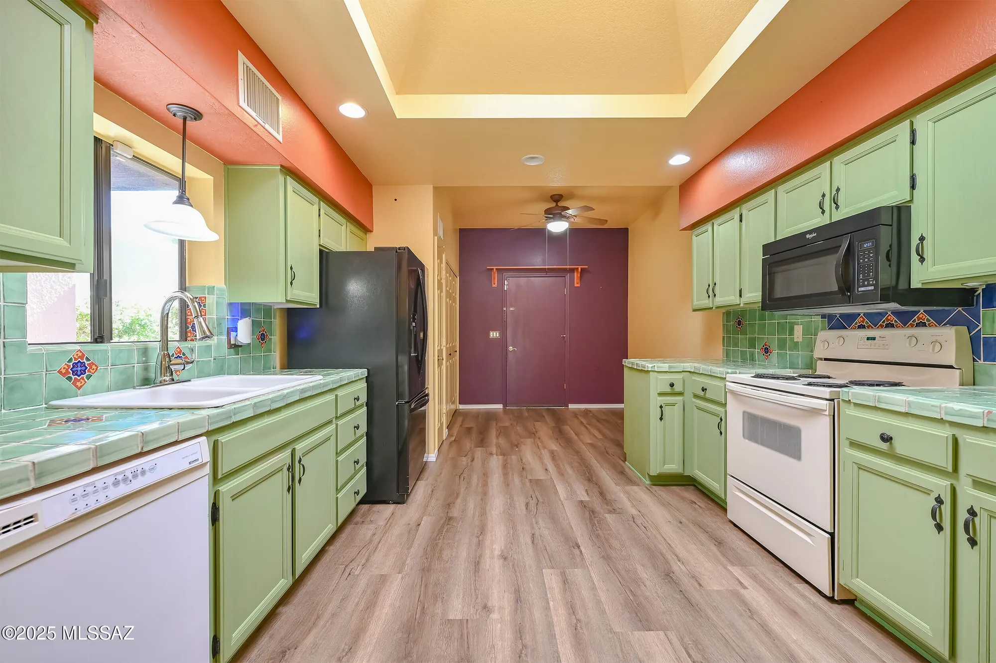Property Slideshow image 6 of 26 | 840 w calle de emilia, Green Valley, AZ, 85614