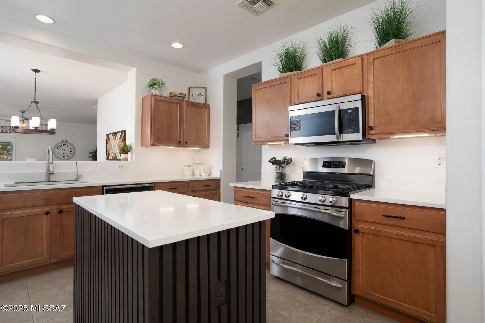 Property Slideshow image 8 of 45 | 965 w calle valenciana, Sahuarita, AZ, 85629