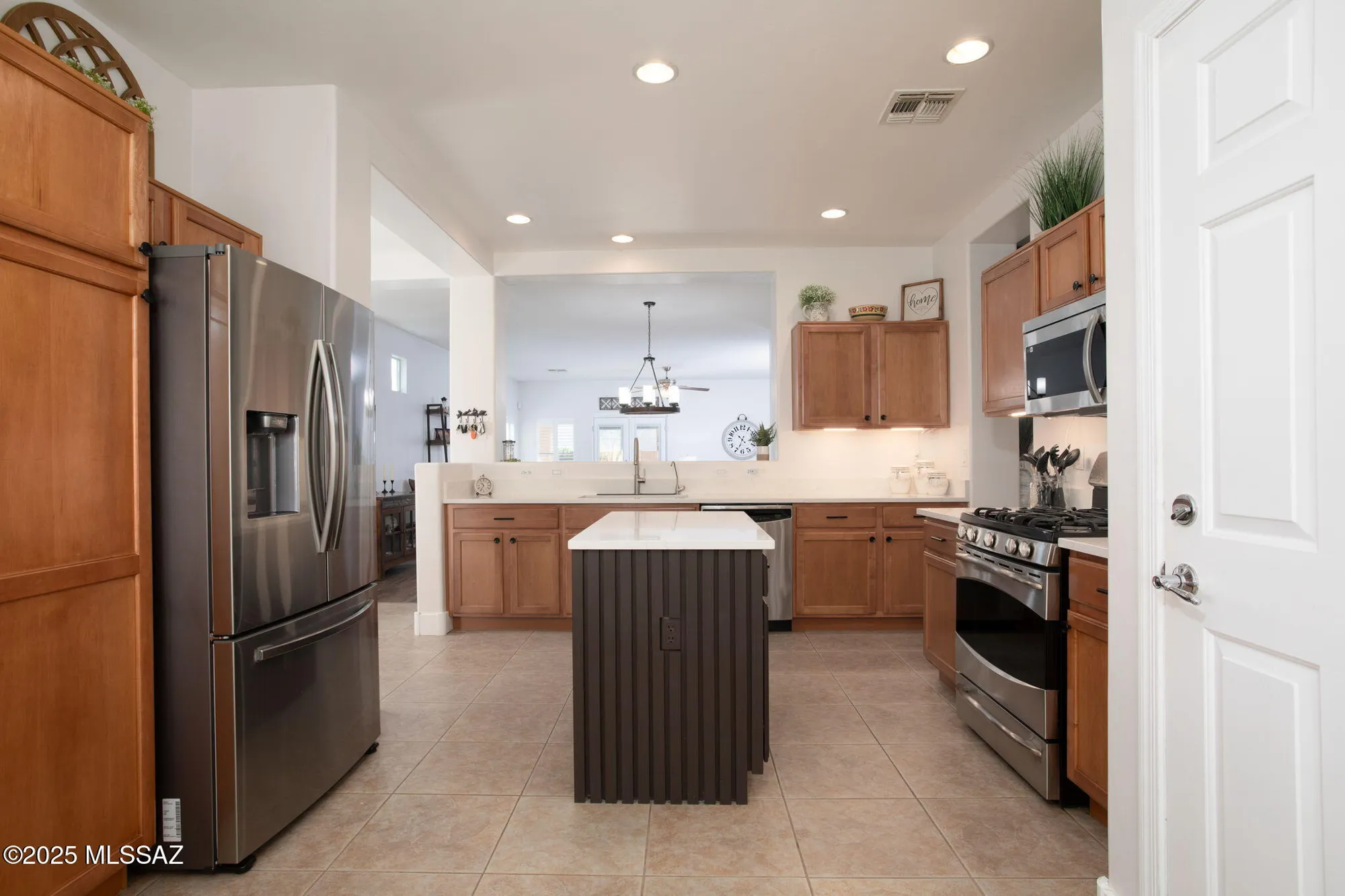 Property Slideshow image 10 of 45 | 965 w calle valenciana, Sahuarita, AZ, 85629
