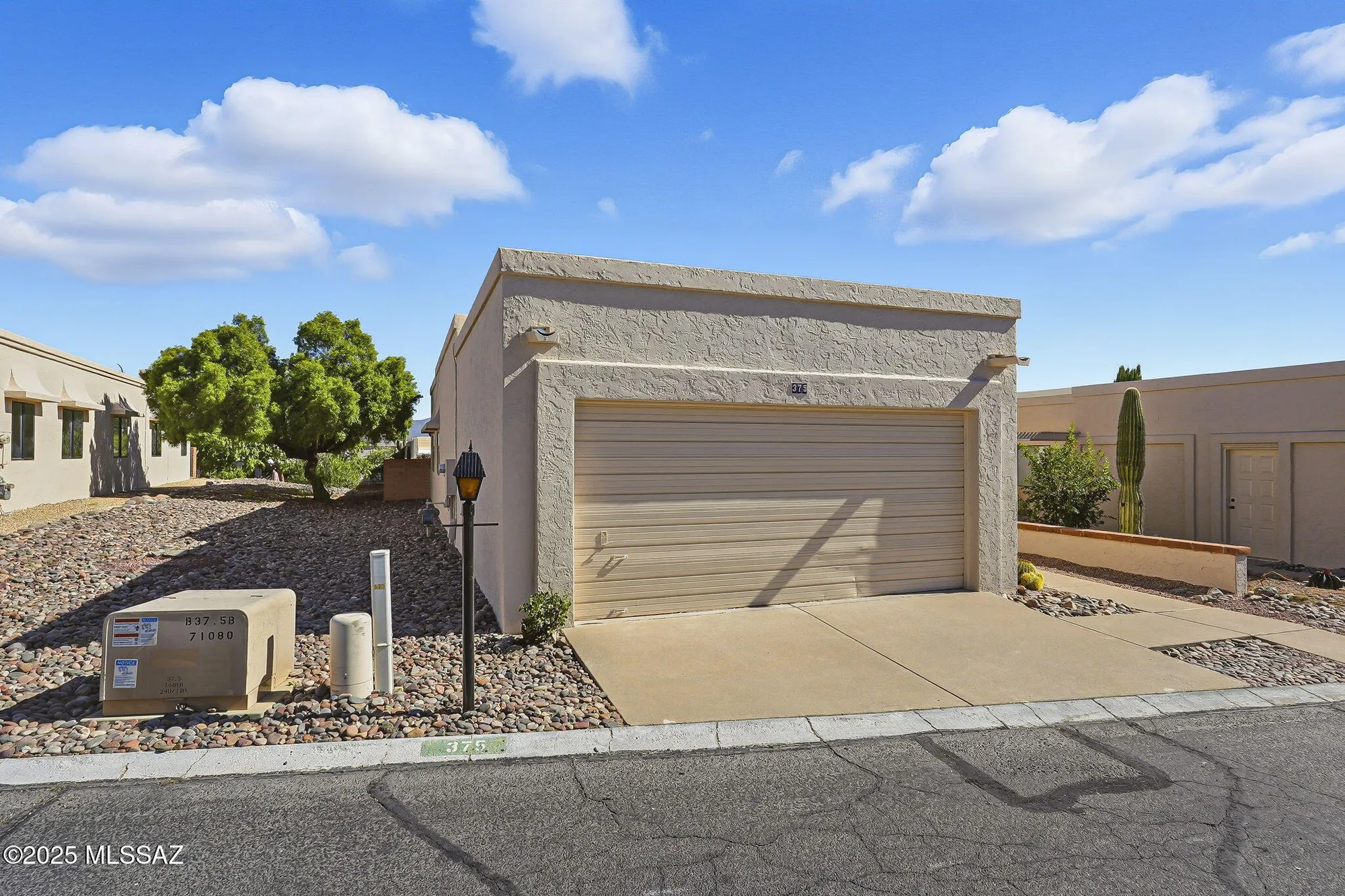 Property Slideshow image 2 of 34 | 375 s placita la paz, Green Valley, AZ, 85614