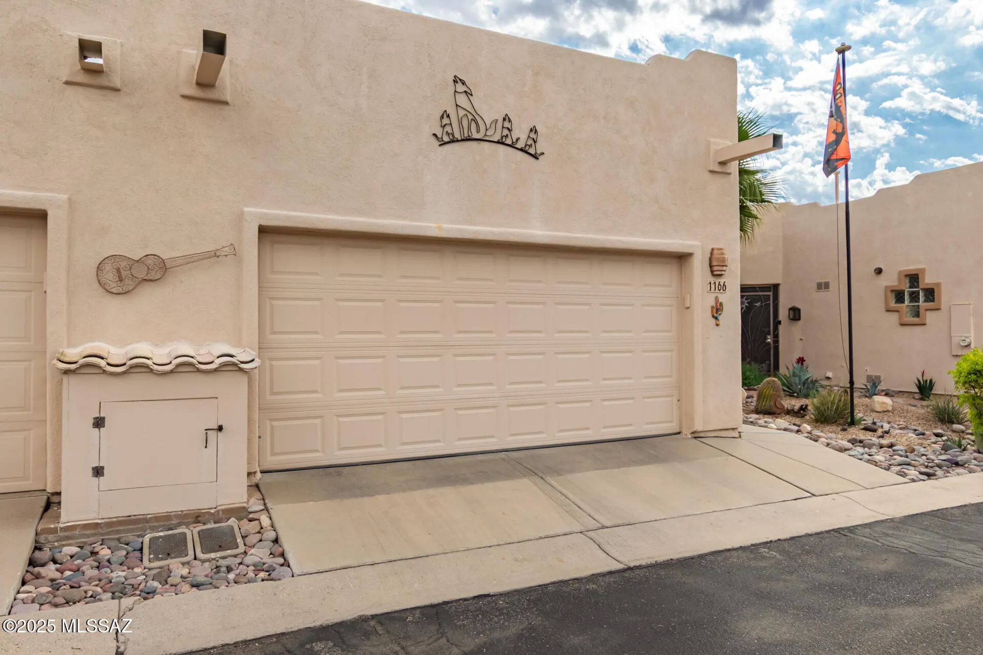 Property Slideshow image 2 of 39 | 1166 n laramie ln, Green Valley, AZ, 85614