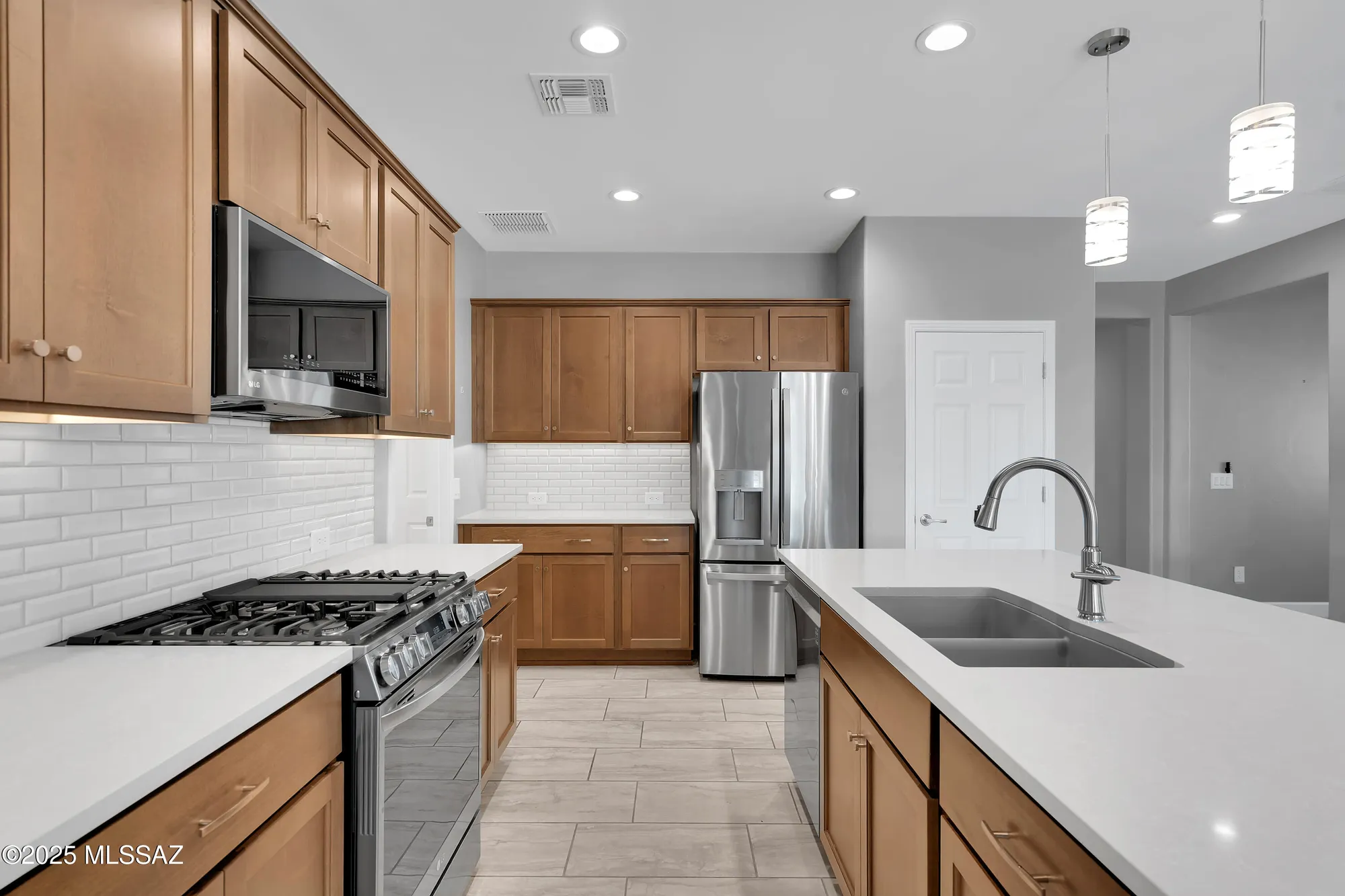 Property Slideshow image 14 of 36 | 1496 e blue granite dr, Green Valley, AZ, 85614