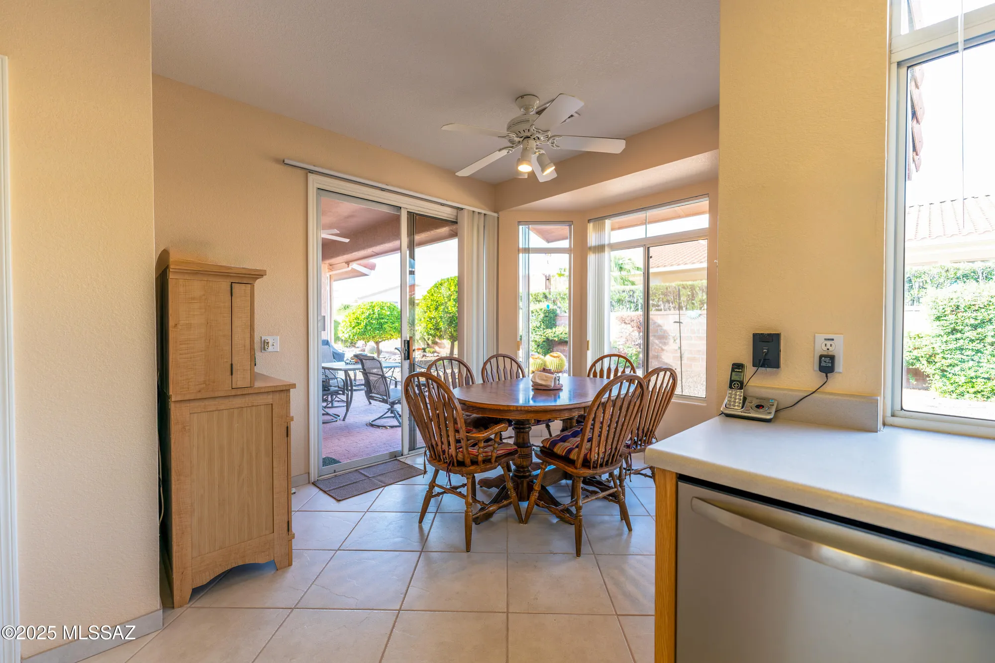Property Slideshow image 14 of 28 | 1329 e royal ridge dr, Oro Valley, AZ, 85755